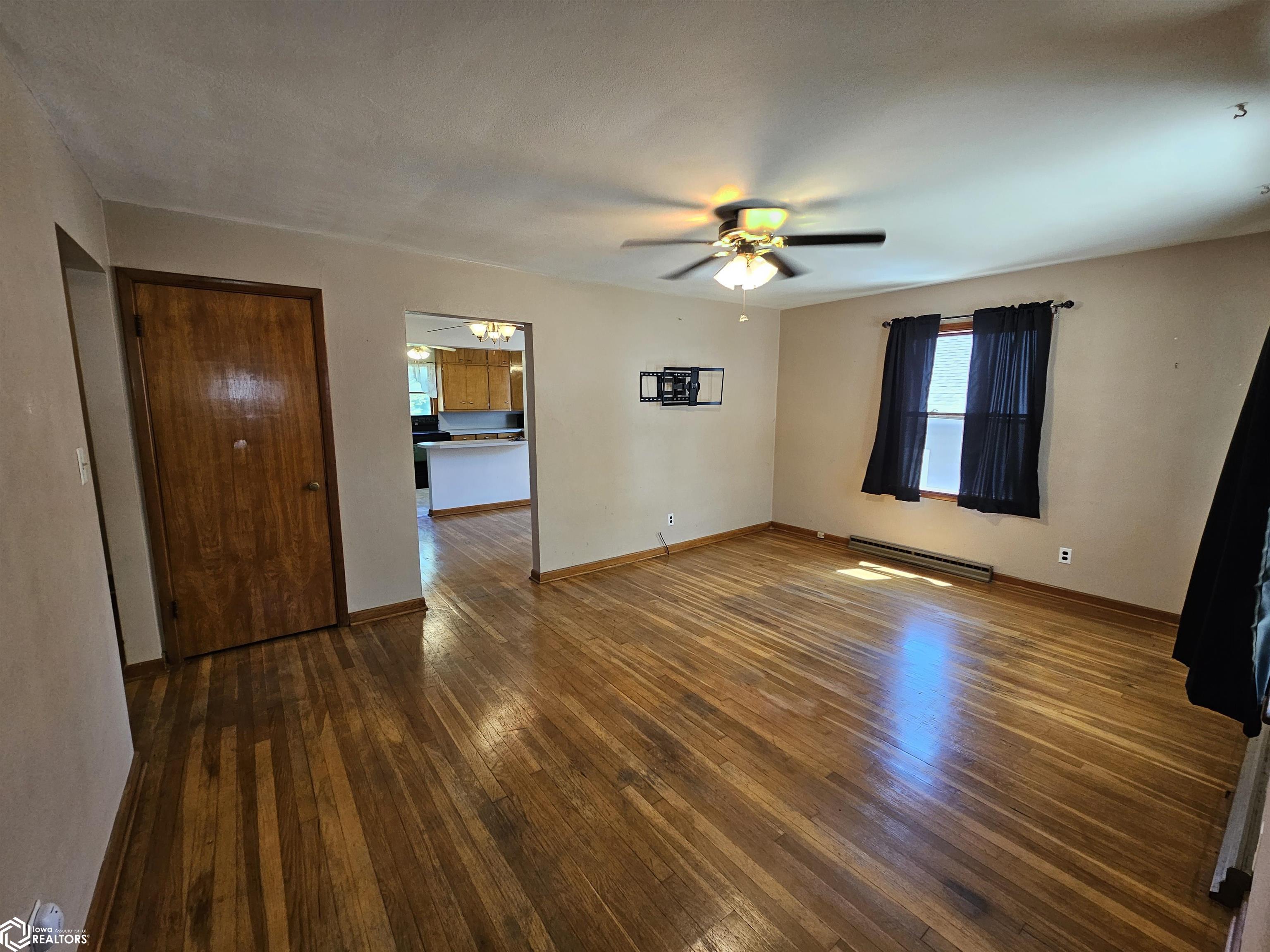 321 S Walnut Street, Carroll, Iowa image 4