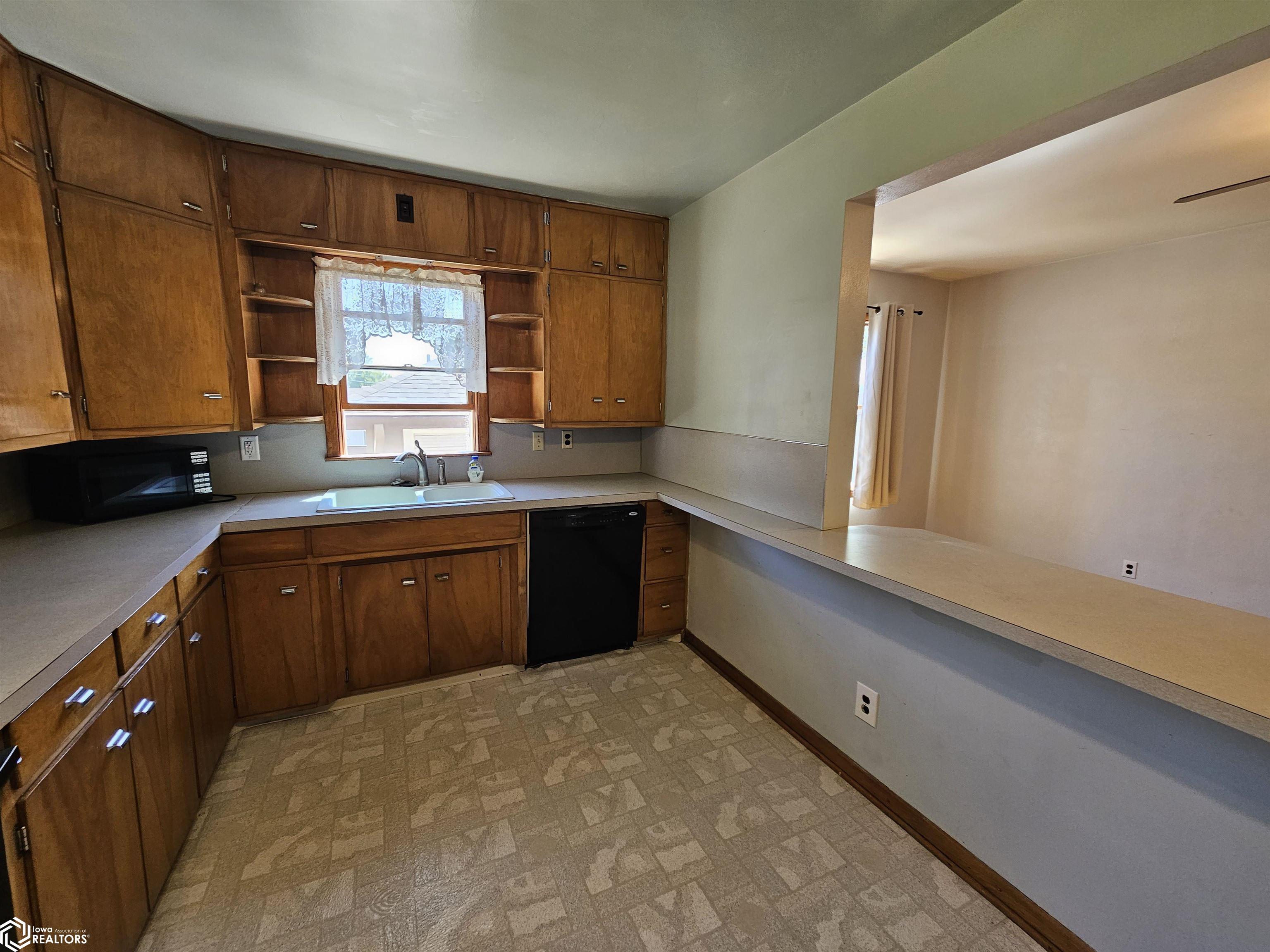 321 S Walnut Street, Carroll, Iowa image 10