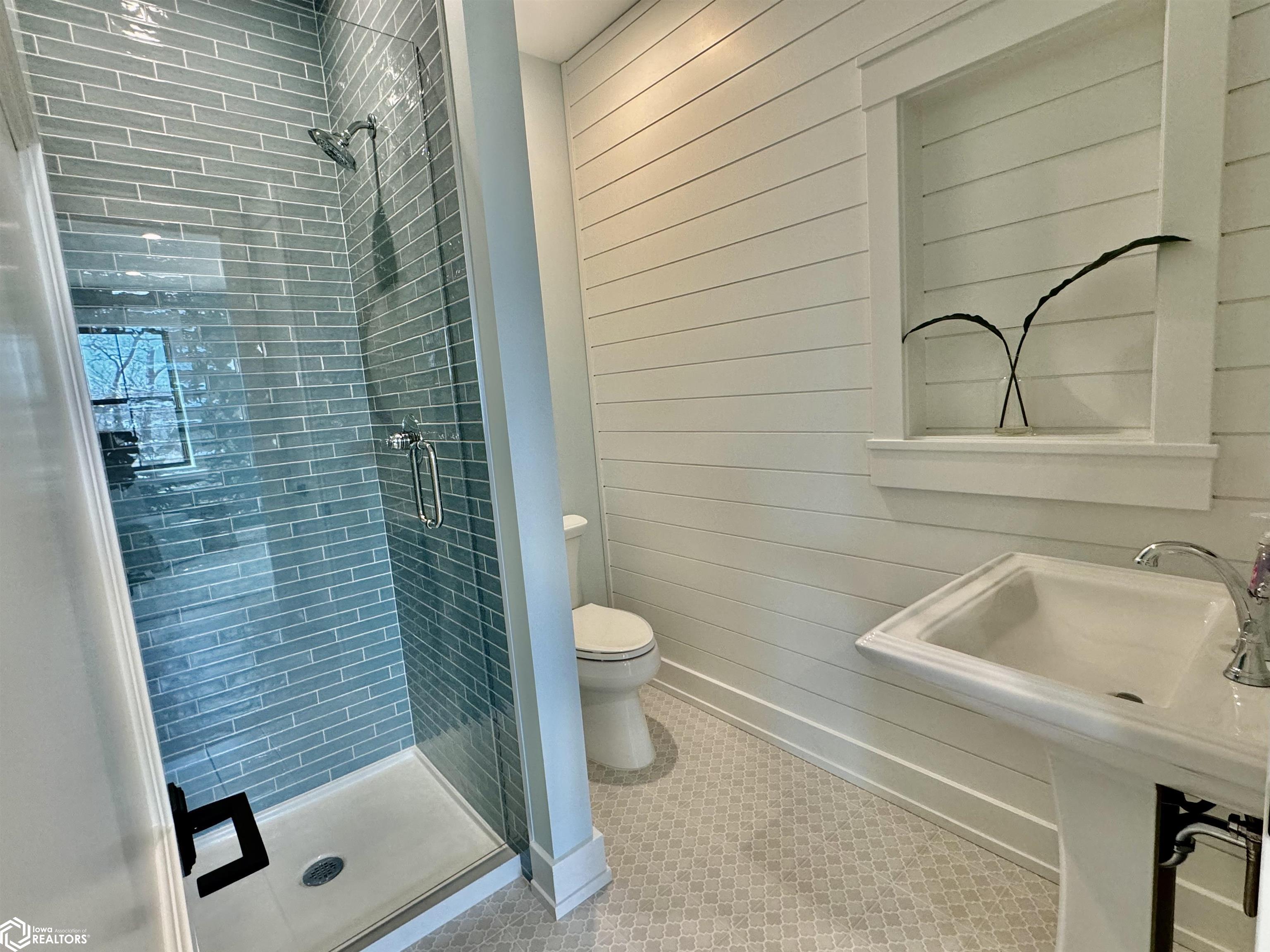 105 S 4th St #SUITE A, Clear Lake, Iowa image 23
