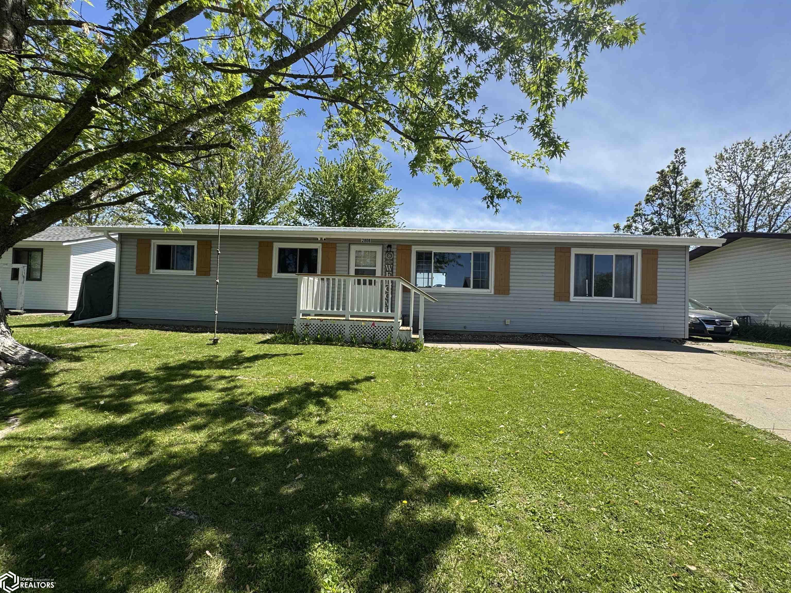 2808 Eastridge Drive, Centerville, Iowa image 2