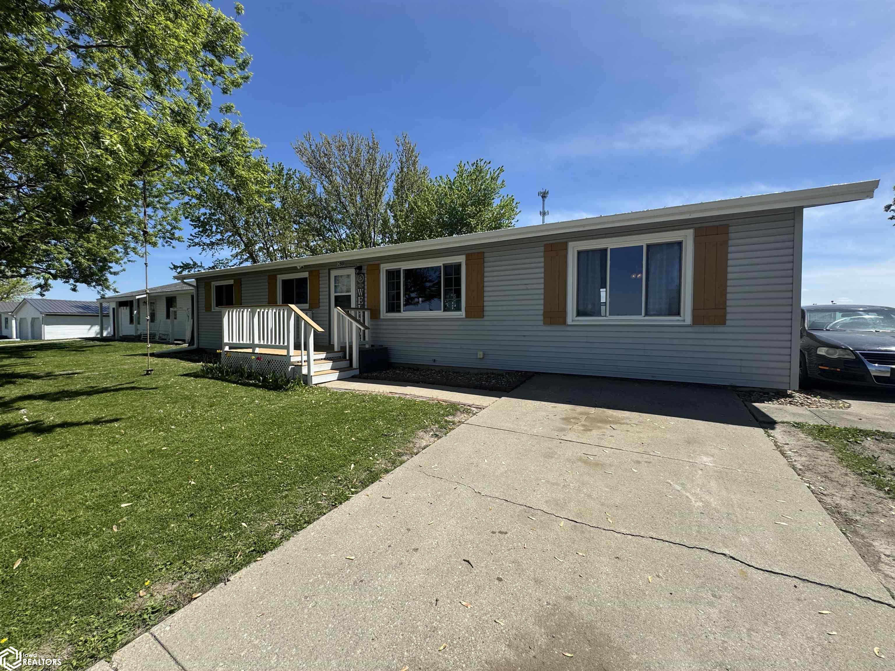 2808 Eastridge Drive, Centerville, Iowa image 3