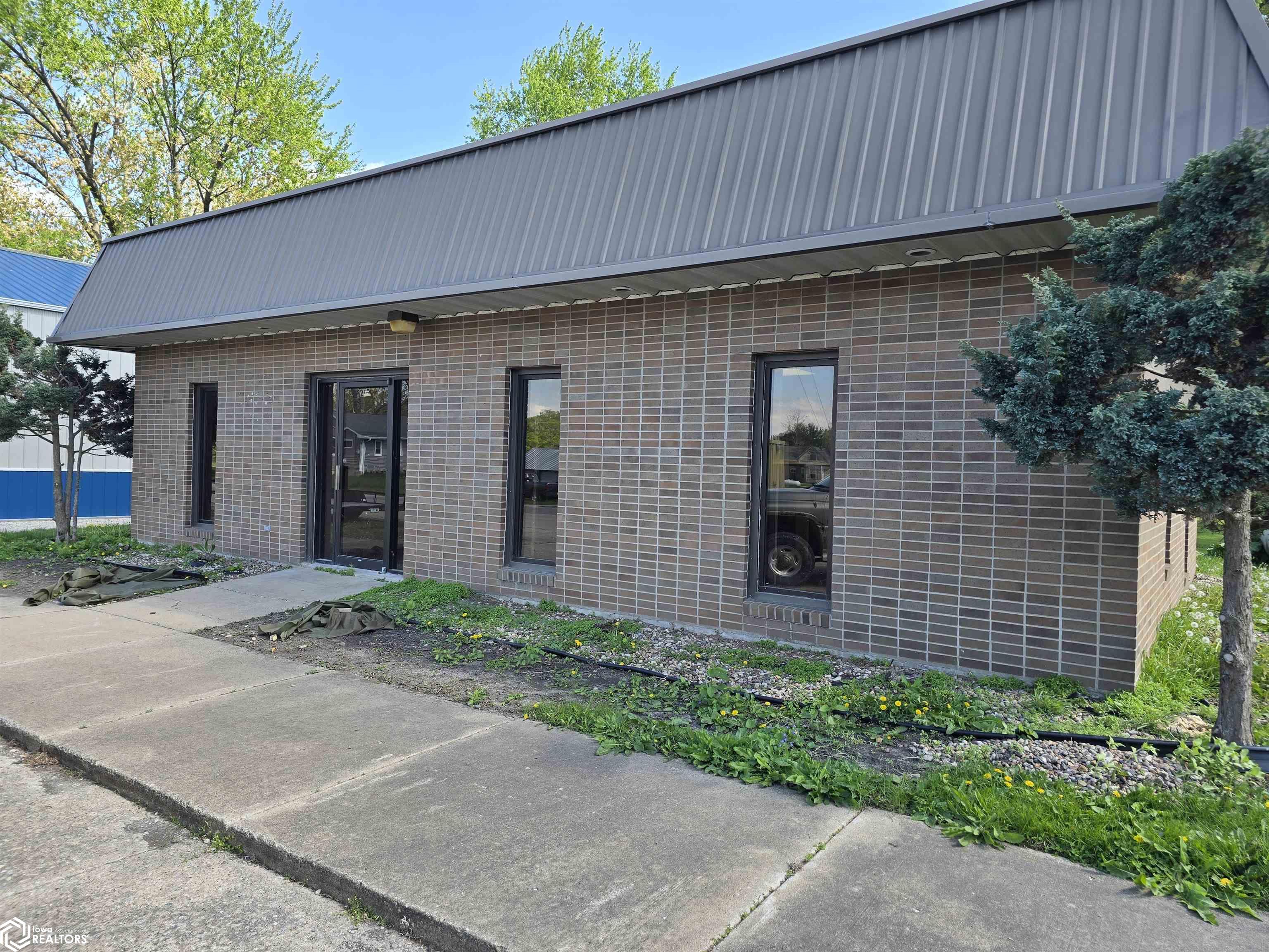 209 W Railroad Street, Mount Union, Iowa image 3