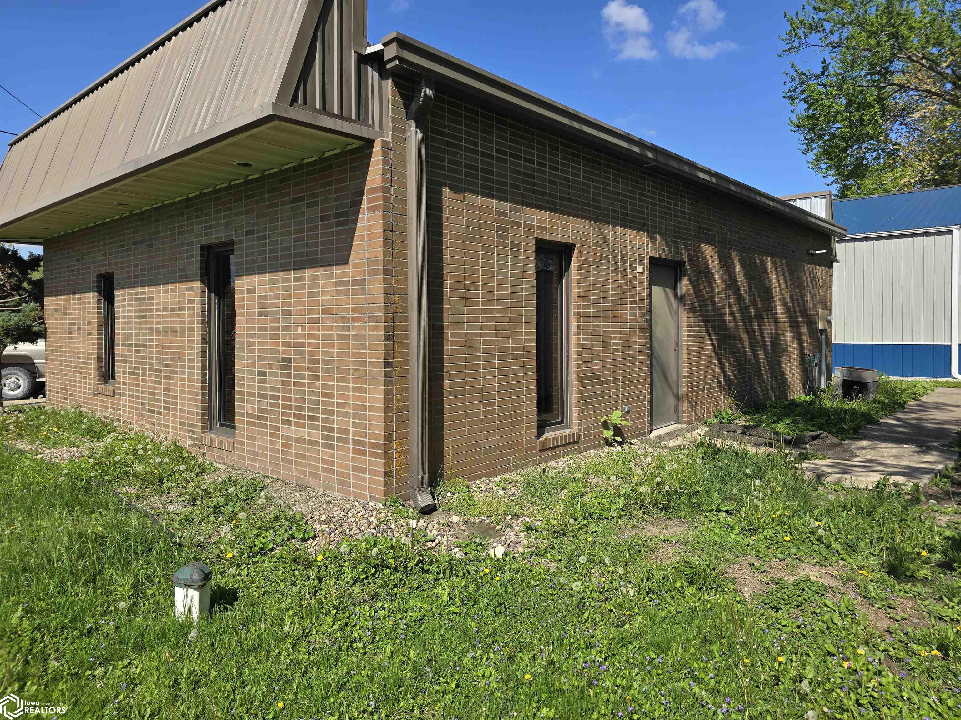 209 W Railroad Street, Mount Union, Iowa image 4