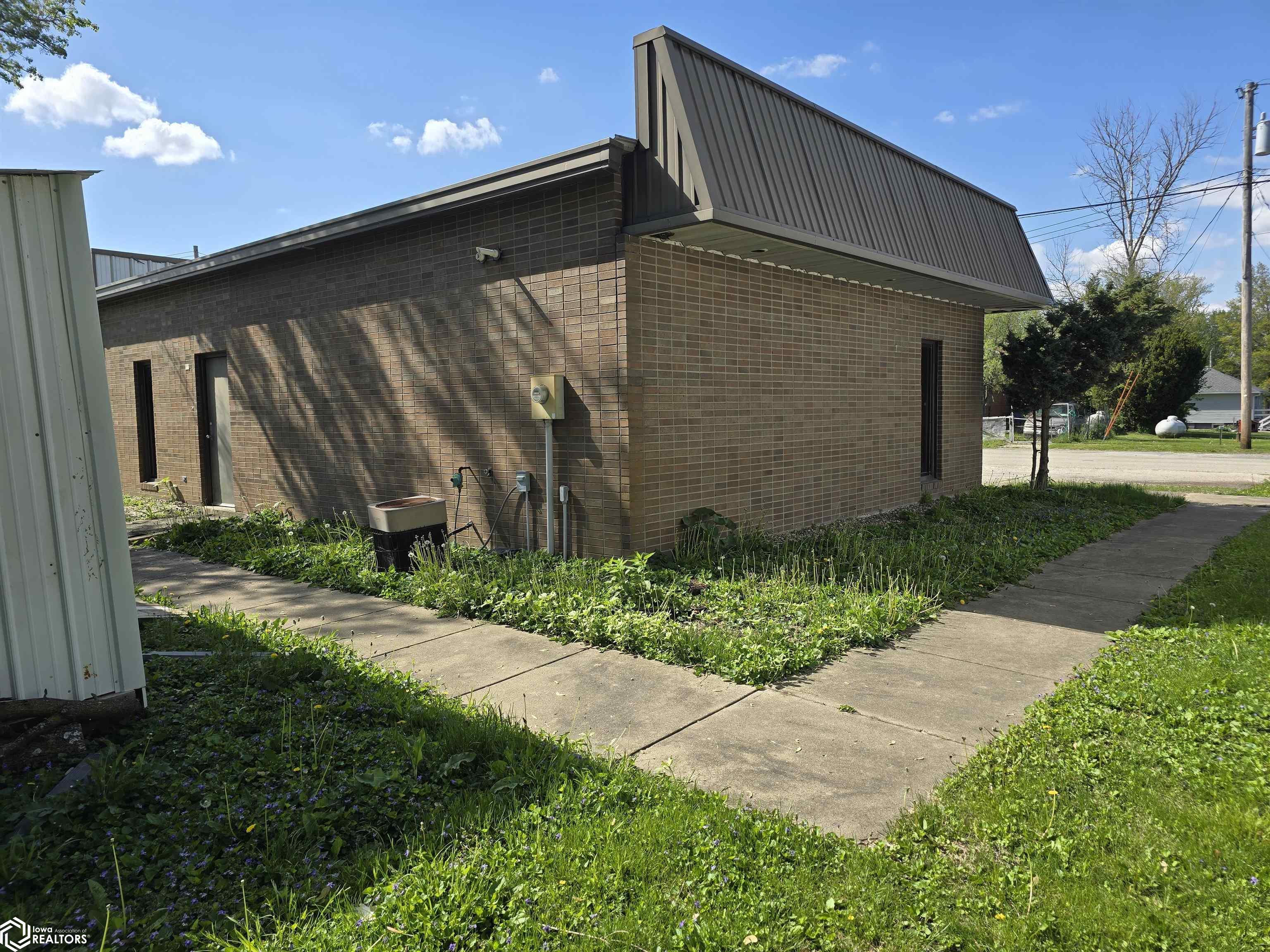 209 W Railroad Street, Mount Union, Iowa image 5