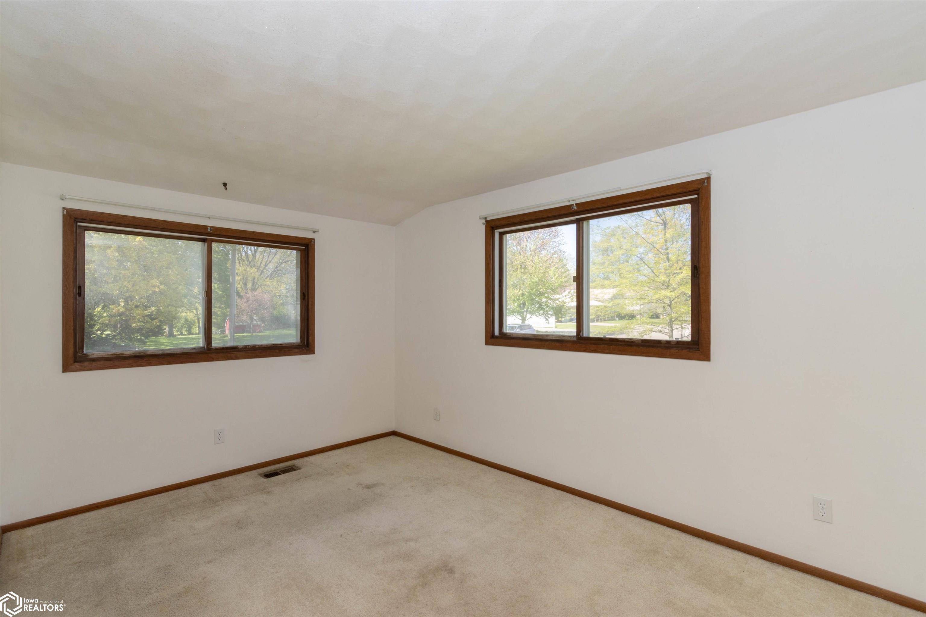 1002 E Jefferson Street, Washington, Iowa image 14