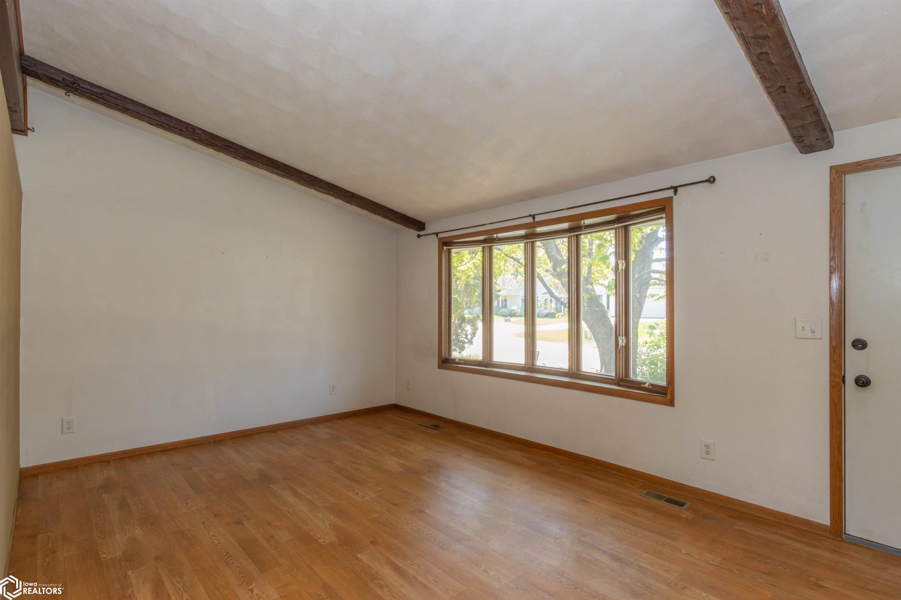 1002 E Jefferson Street, Washington, Iowa image 3