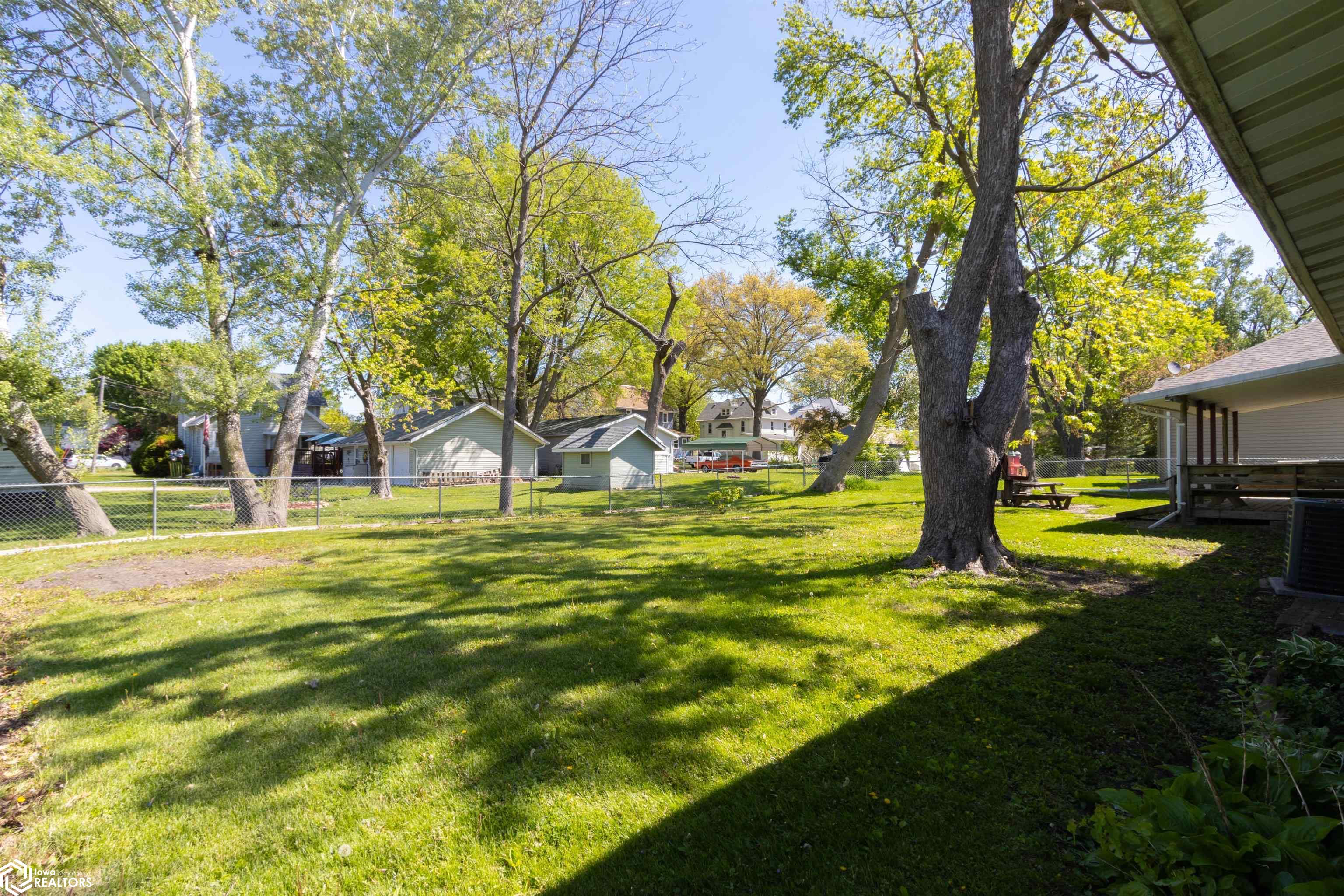 1002 E Jefferson Street, Washington, Iowa image 25