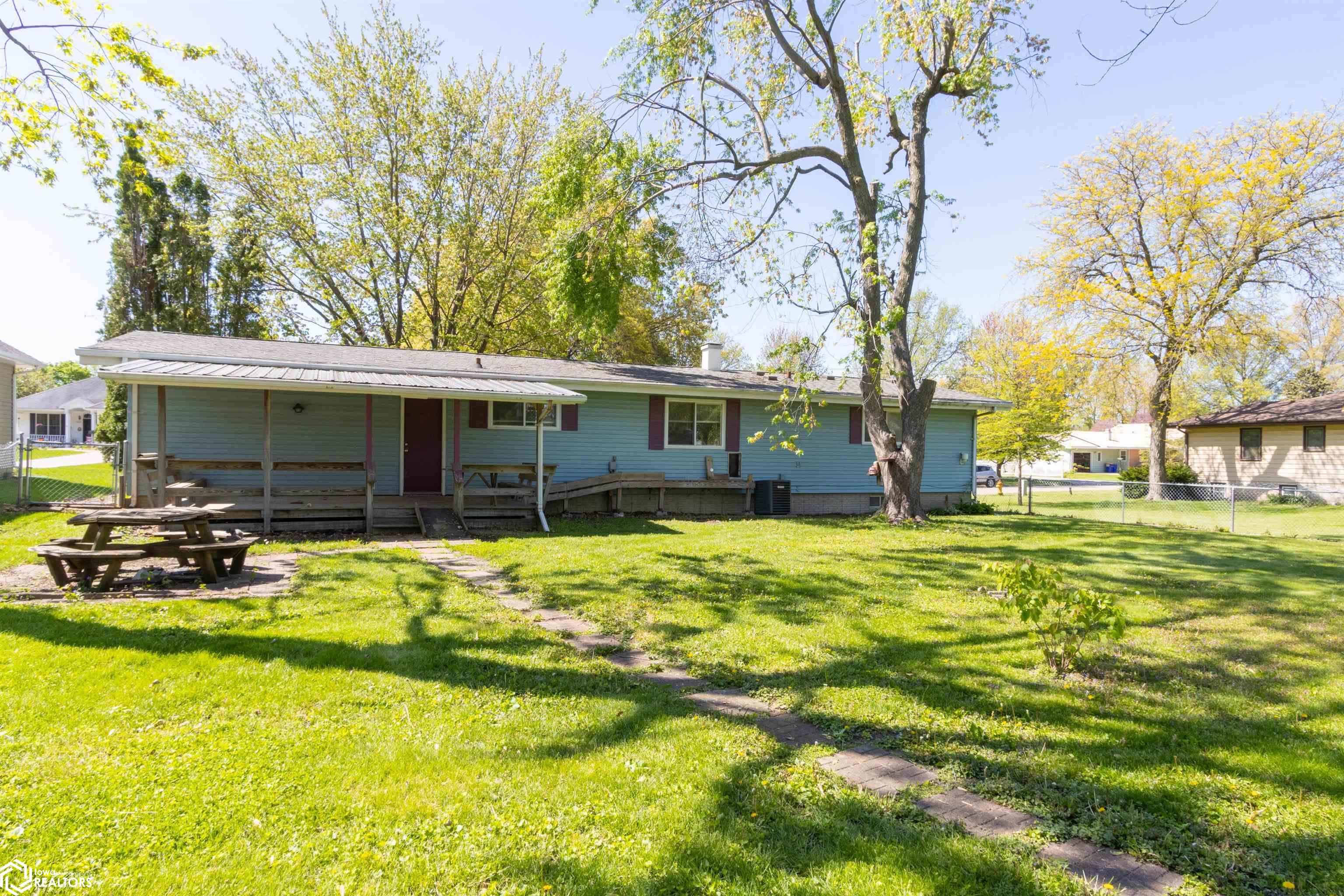 1002 E Jefferson Street, Washington, Iowa image 27