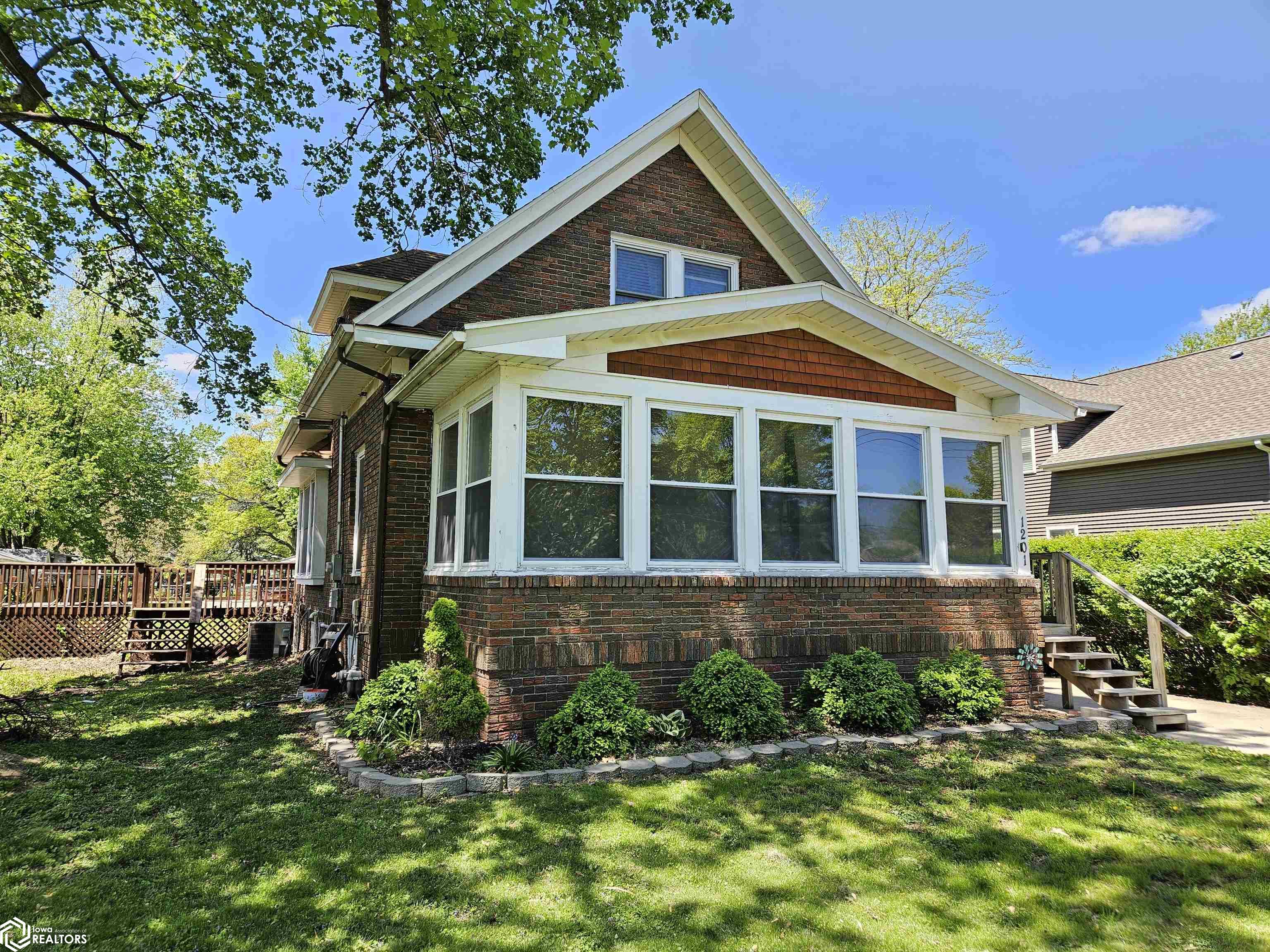 1201 S Starr Avenue, Burlington, Iowa image 1