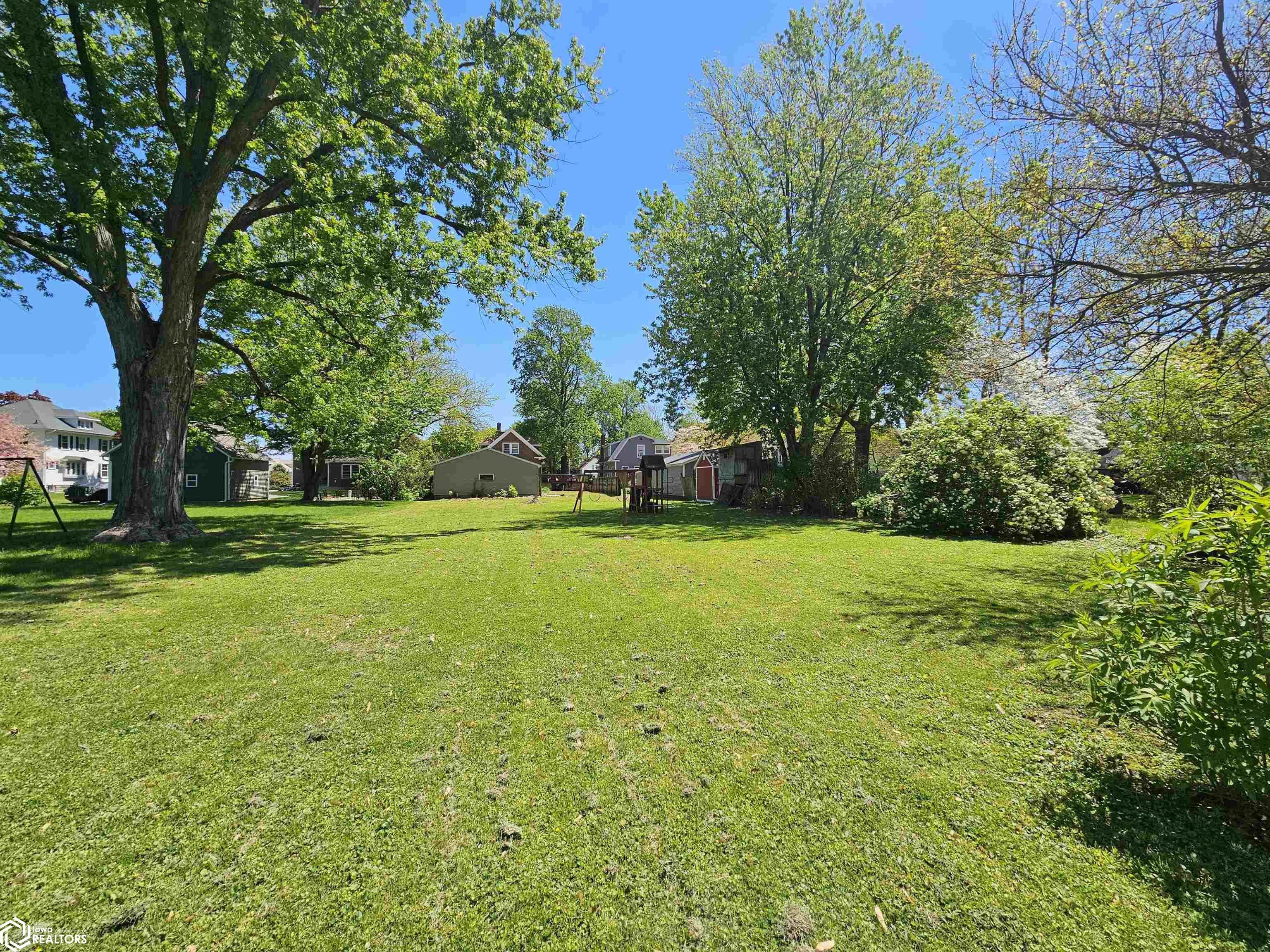 1201 S Starr Avenue, Burlington, Iowa image 3