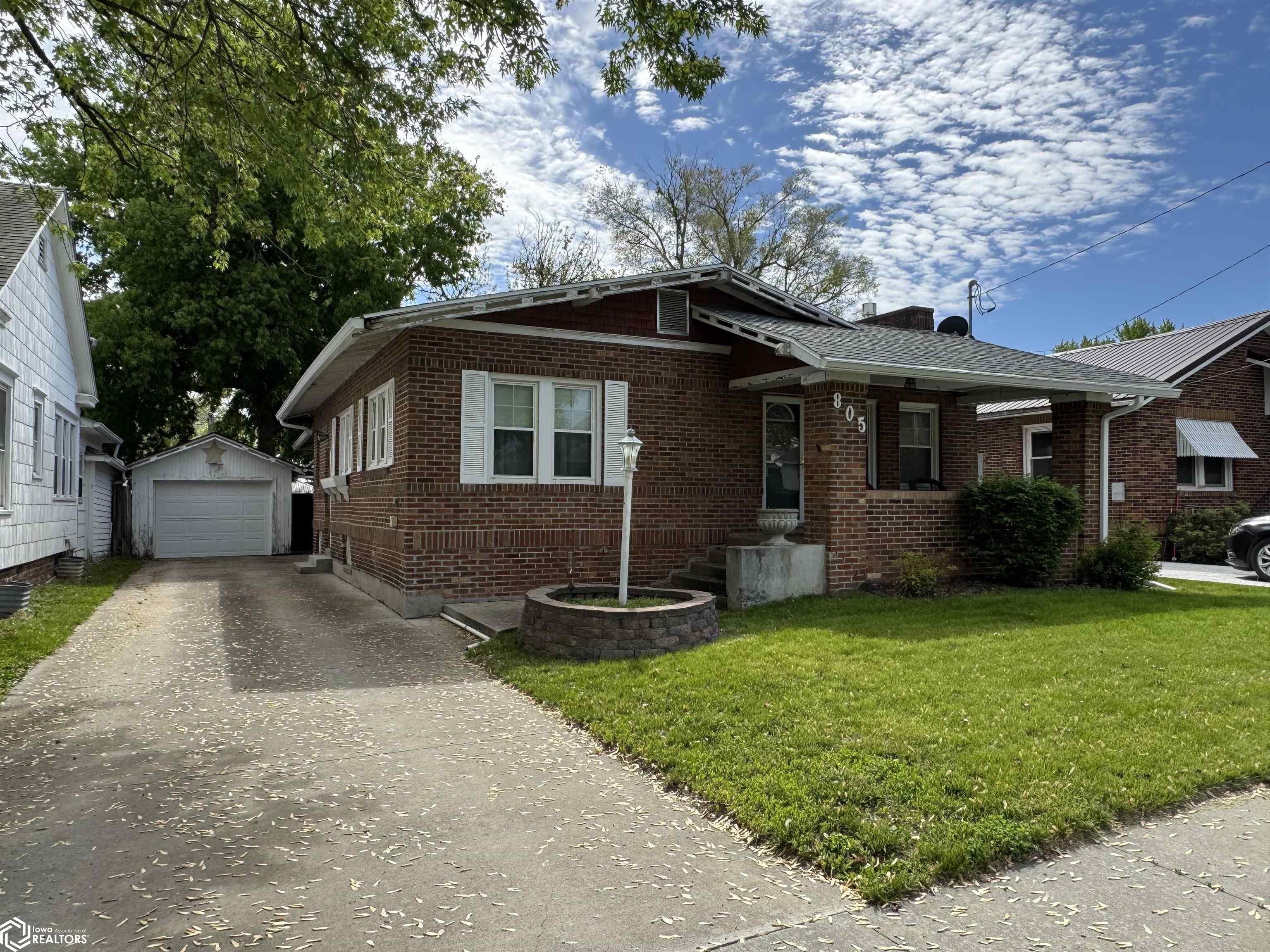 805 S 15th Street, Centerville, Iowa image 1