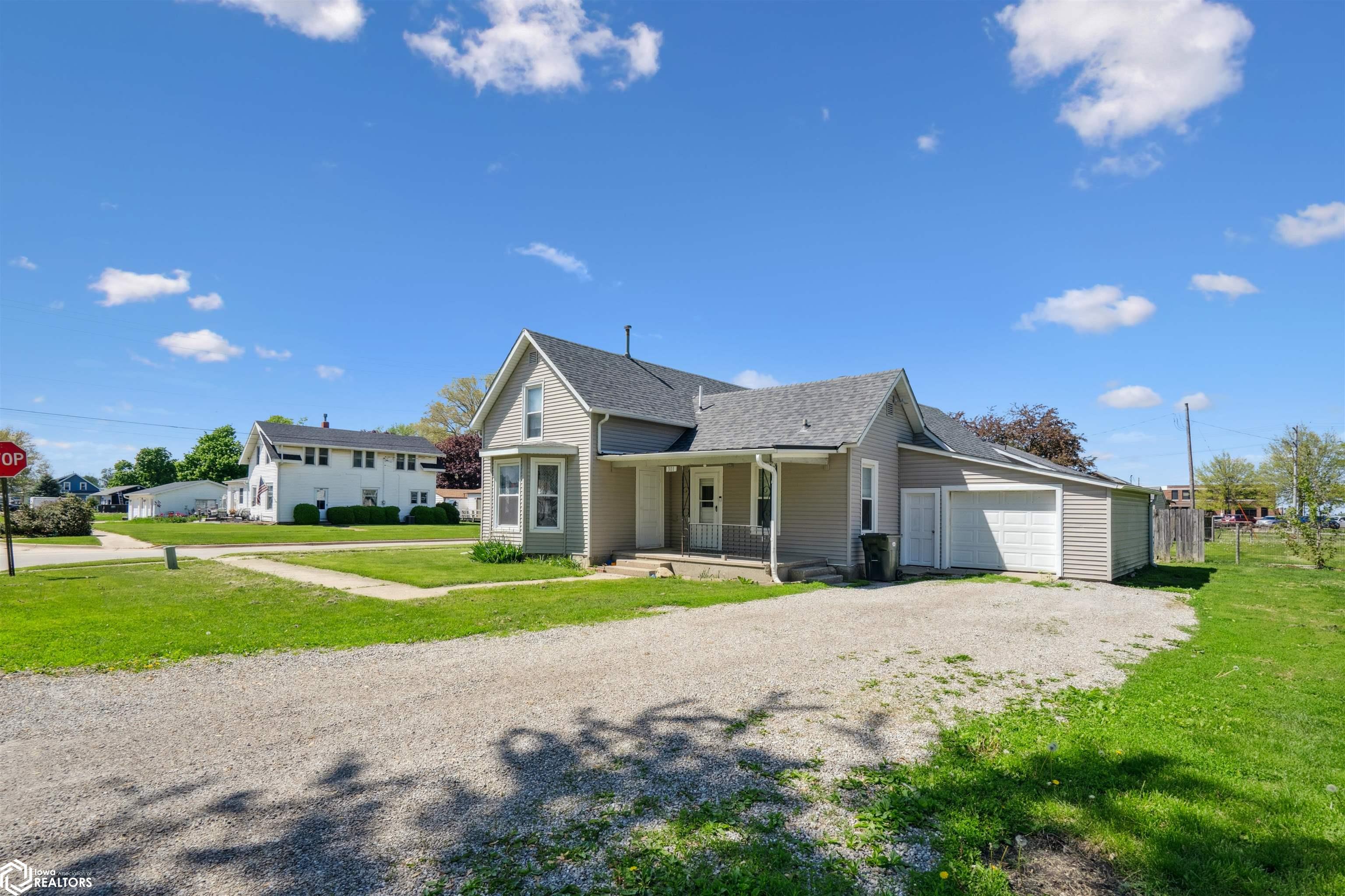 301 E Madison Street, Montezuma, Iowa image 2