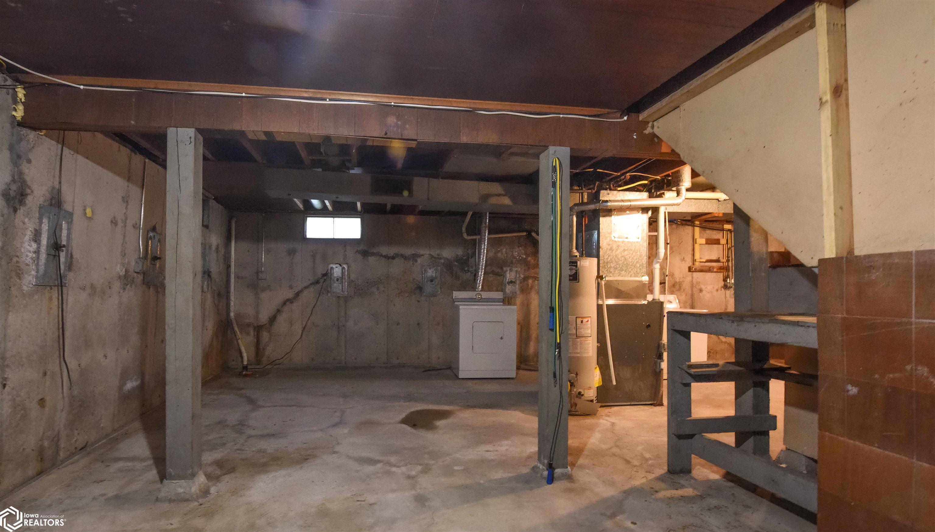 702 N B Street, Fairfield, Iowa image 30
