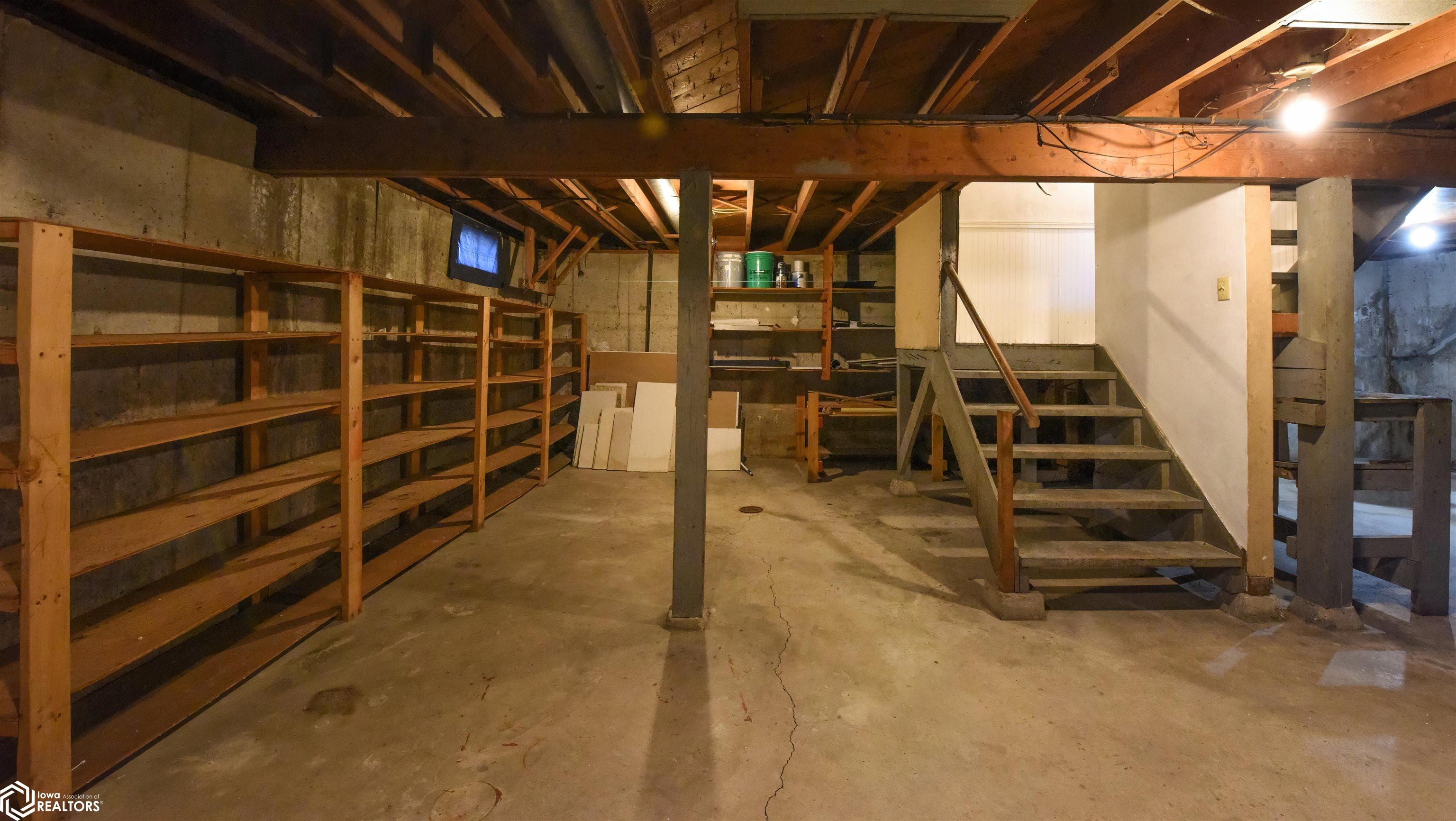 702 N B Street, Fairfield, Iowa image 33