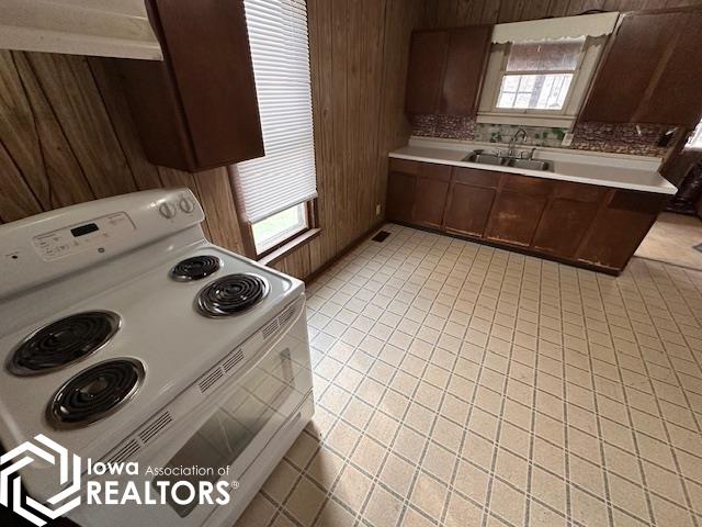 1130 Hammond Avenue, Ottumwa, Iowa image 9