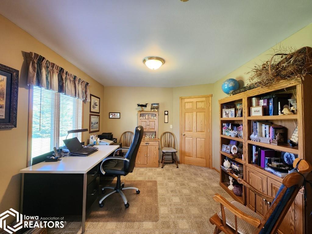 1112 Sapphire Court, Mason City, Iowa image 4