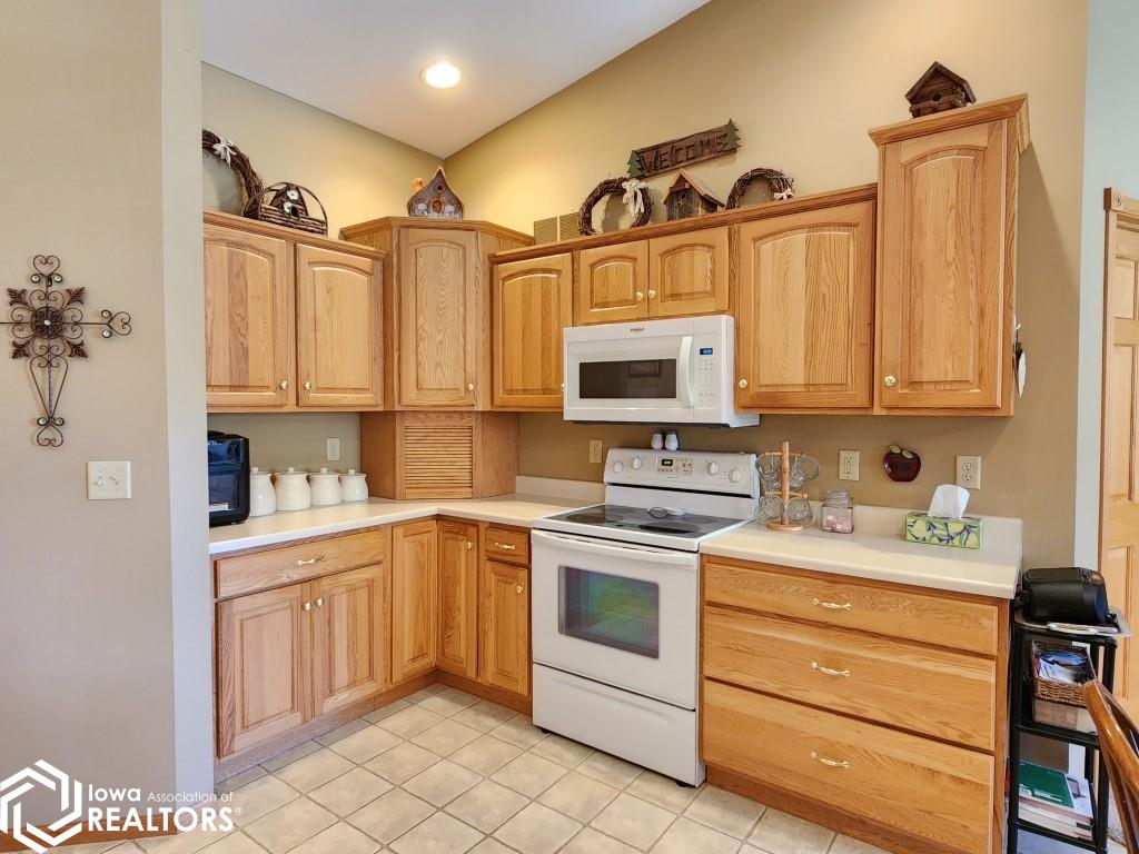 1112 Sapphire Court, Mason City, Iowa image 7