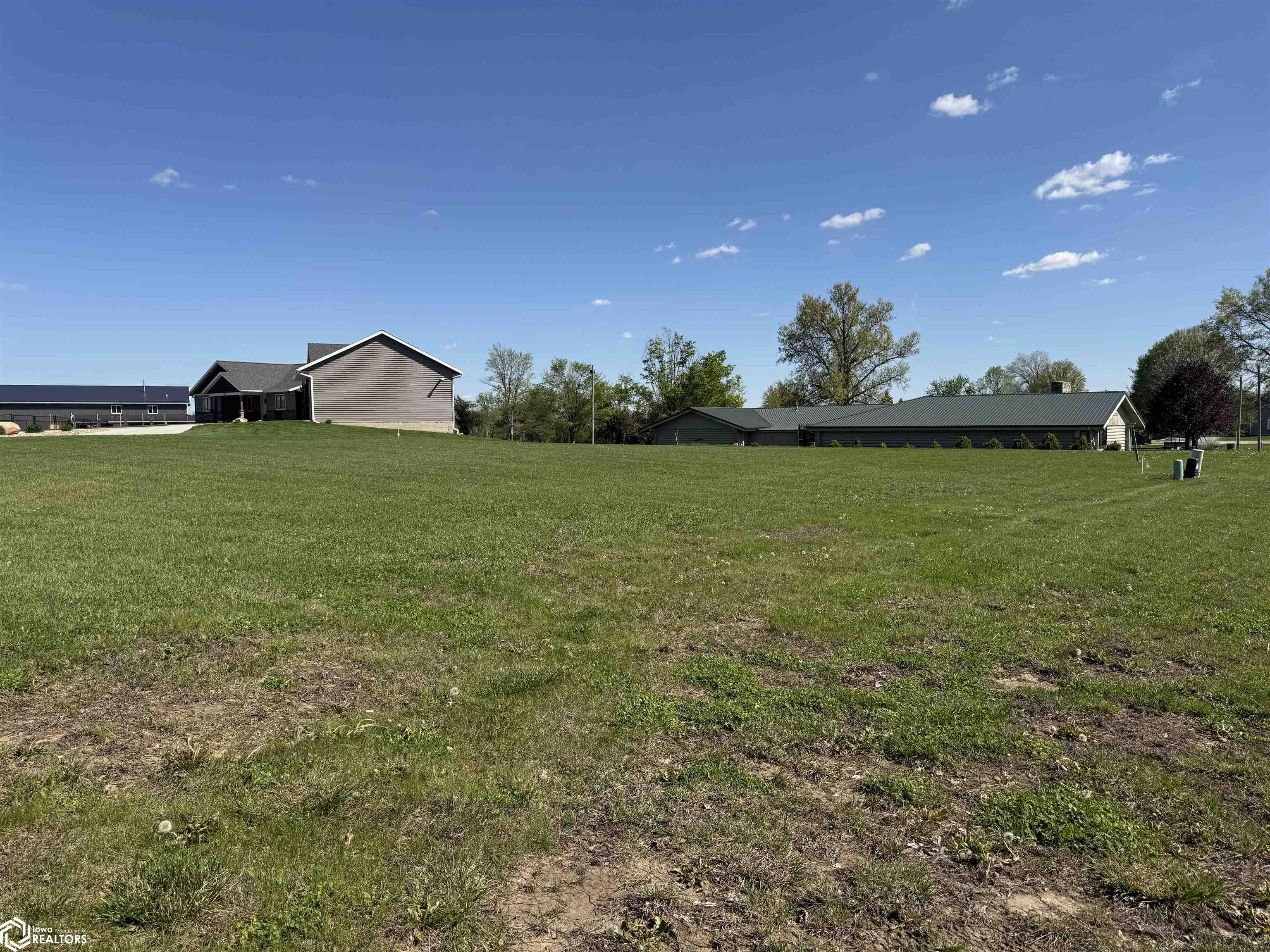 302 304 N Vine Street, Le Grand, Iowa image 3