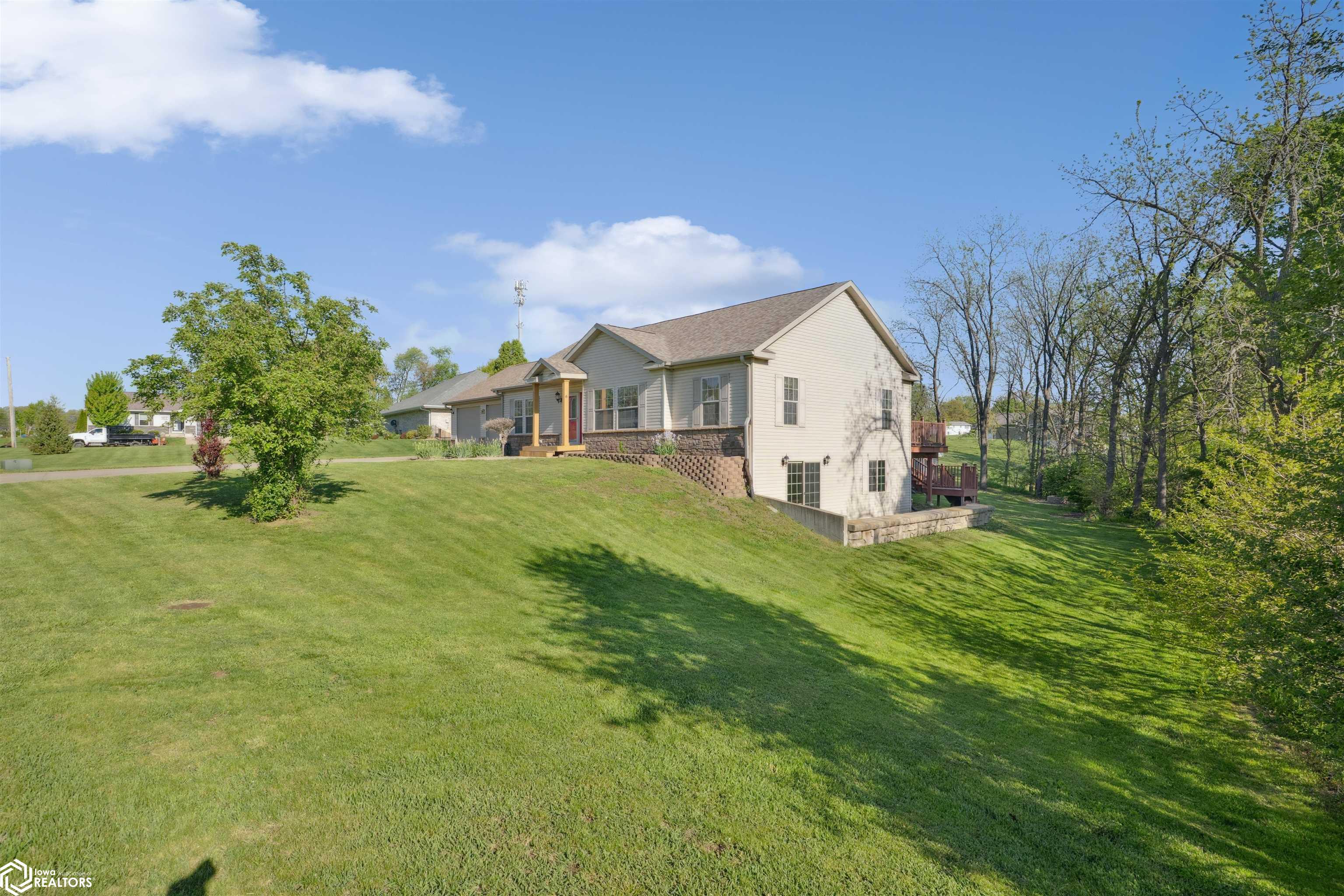 803 E Bell Drive, Mount Pleasant, Iowa image 2
