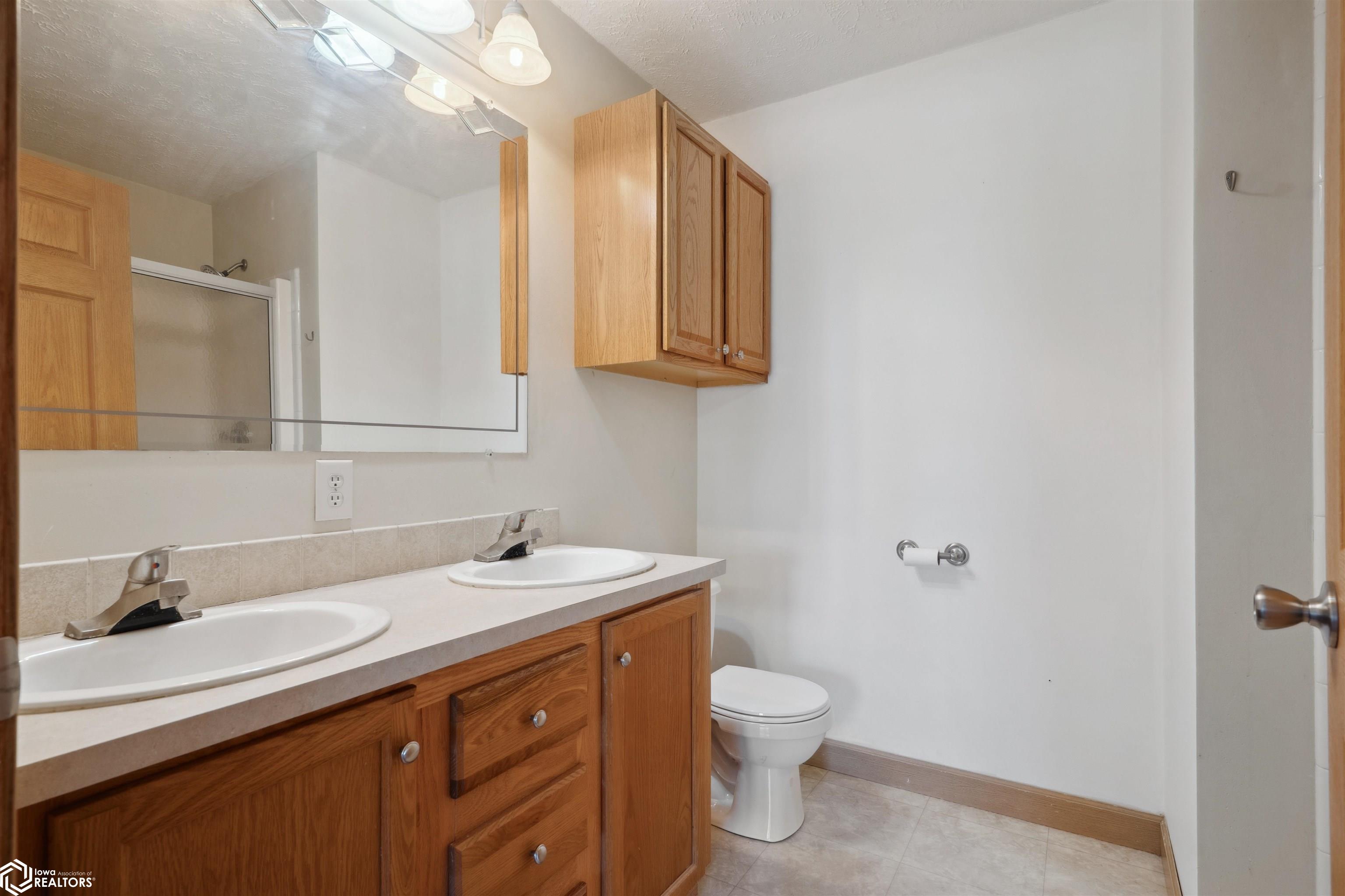 803 E Bell Drive, Mount Pleasant, Iowa image 18