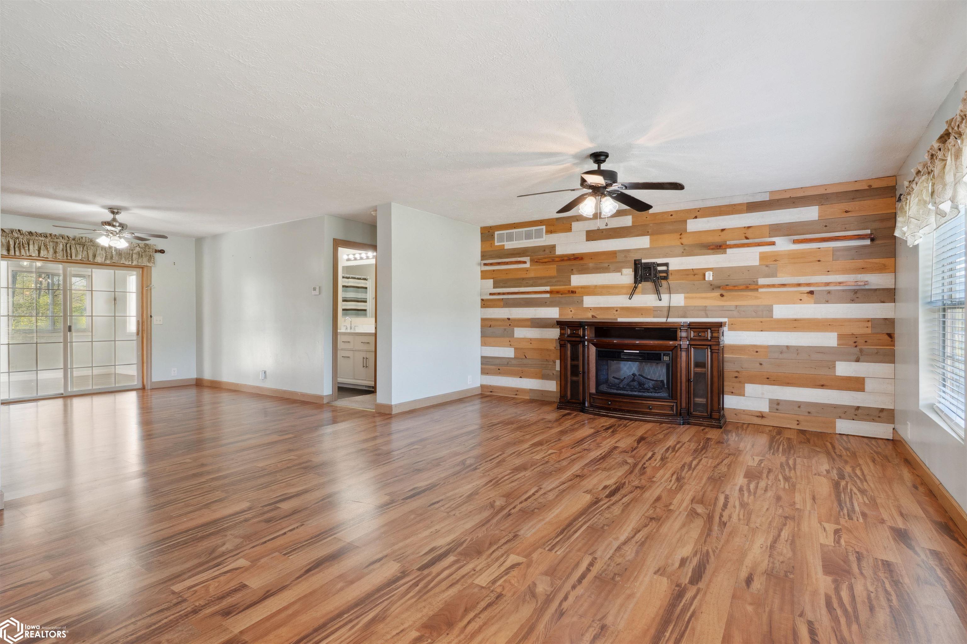 803 E Bell Drive, Mount Pleasant, Iowa image 4