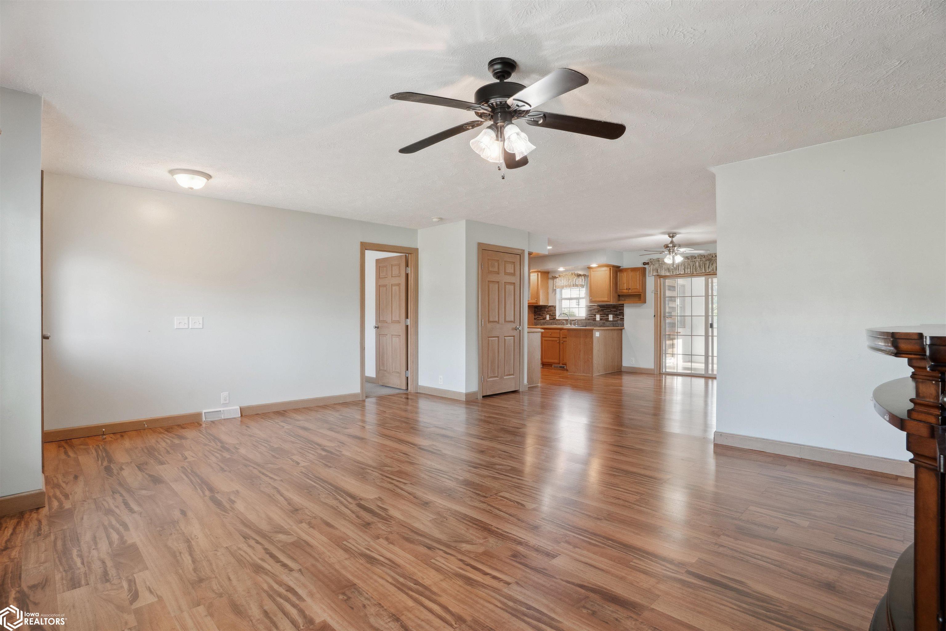 803 E Bell Drive, Mount Pleasant, Iowa image 5