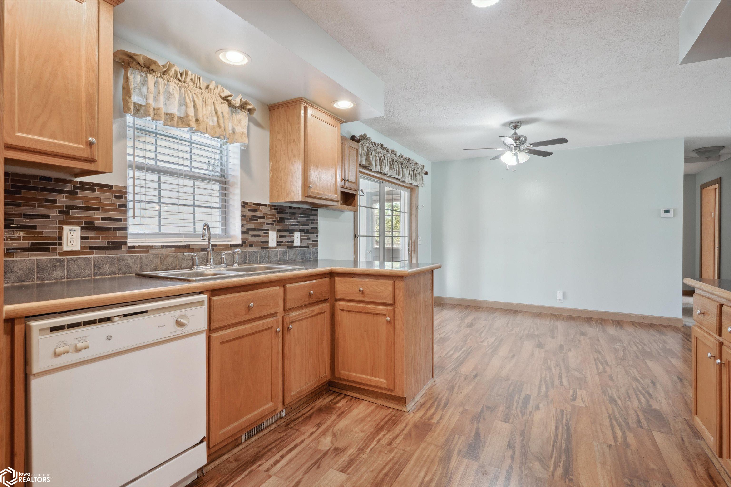 803 E Bell Drive, Mount Pleasant, Iowa image 9