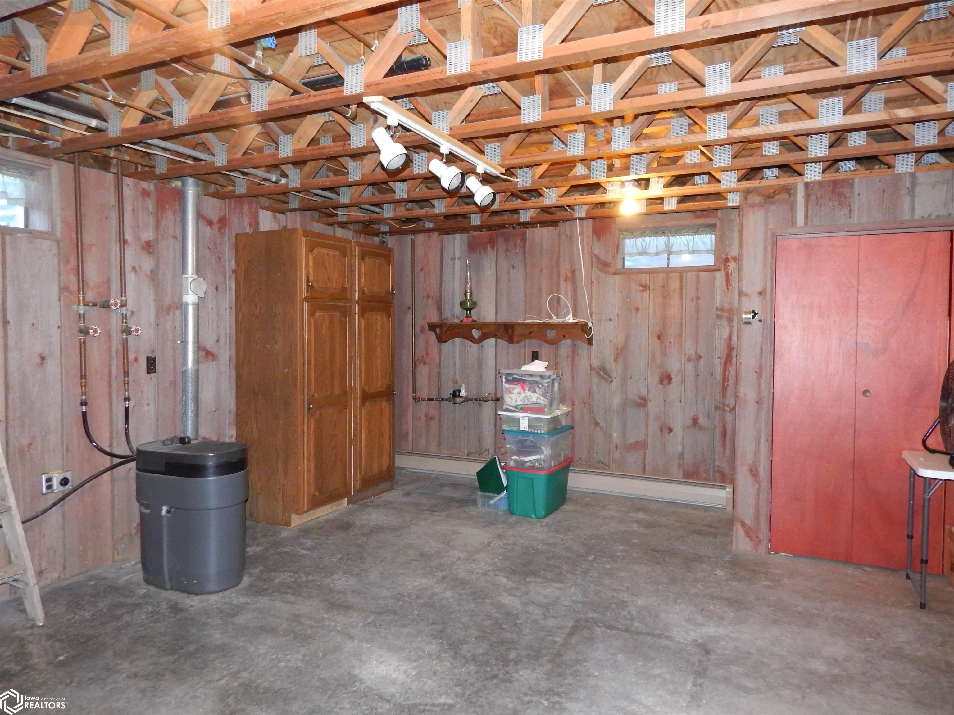 302 N Wheeler, Montezuma, Iowa image 23