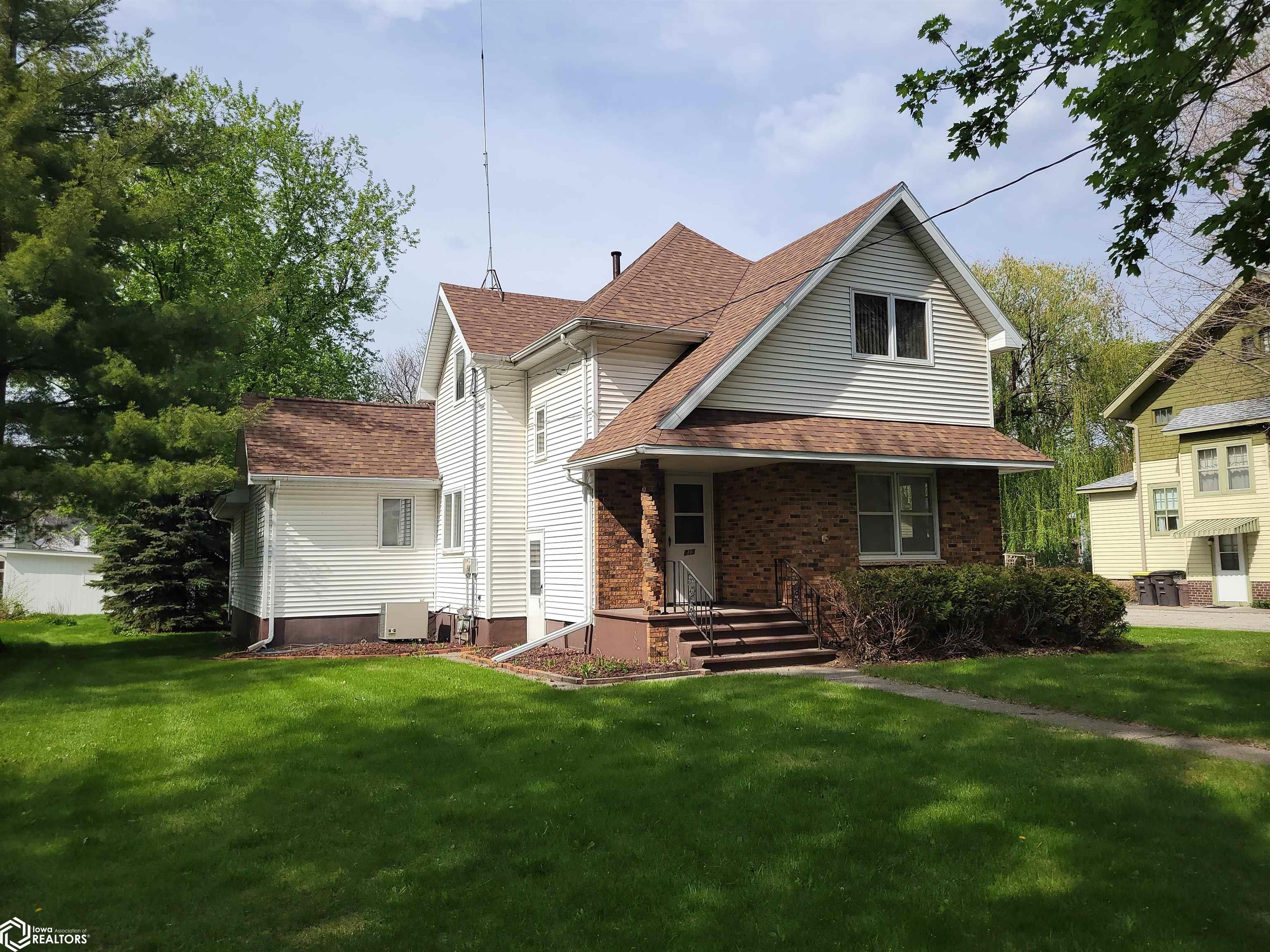 715 W Broadway Street, Eagle Grove, Iowa image 1