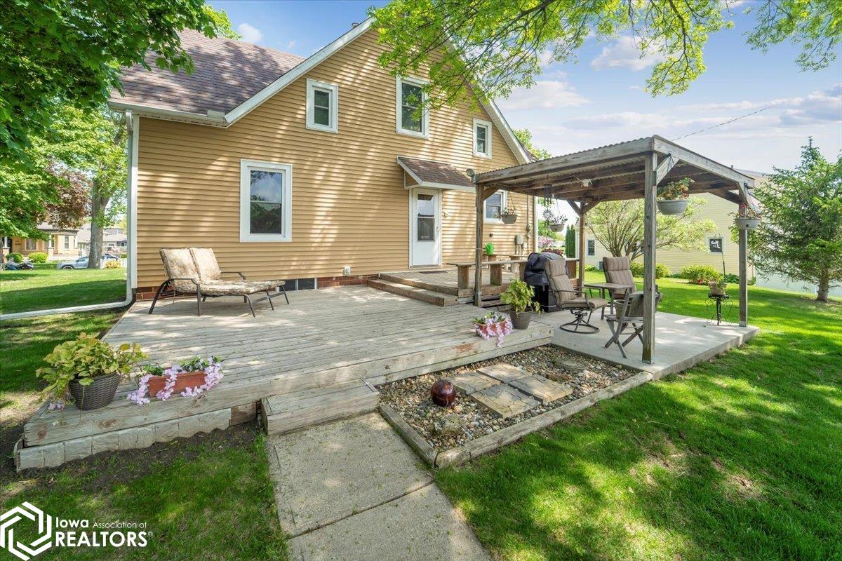 1010 12th Street, Eldora, Iowa image 2