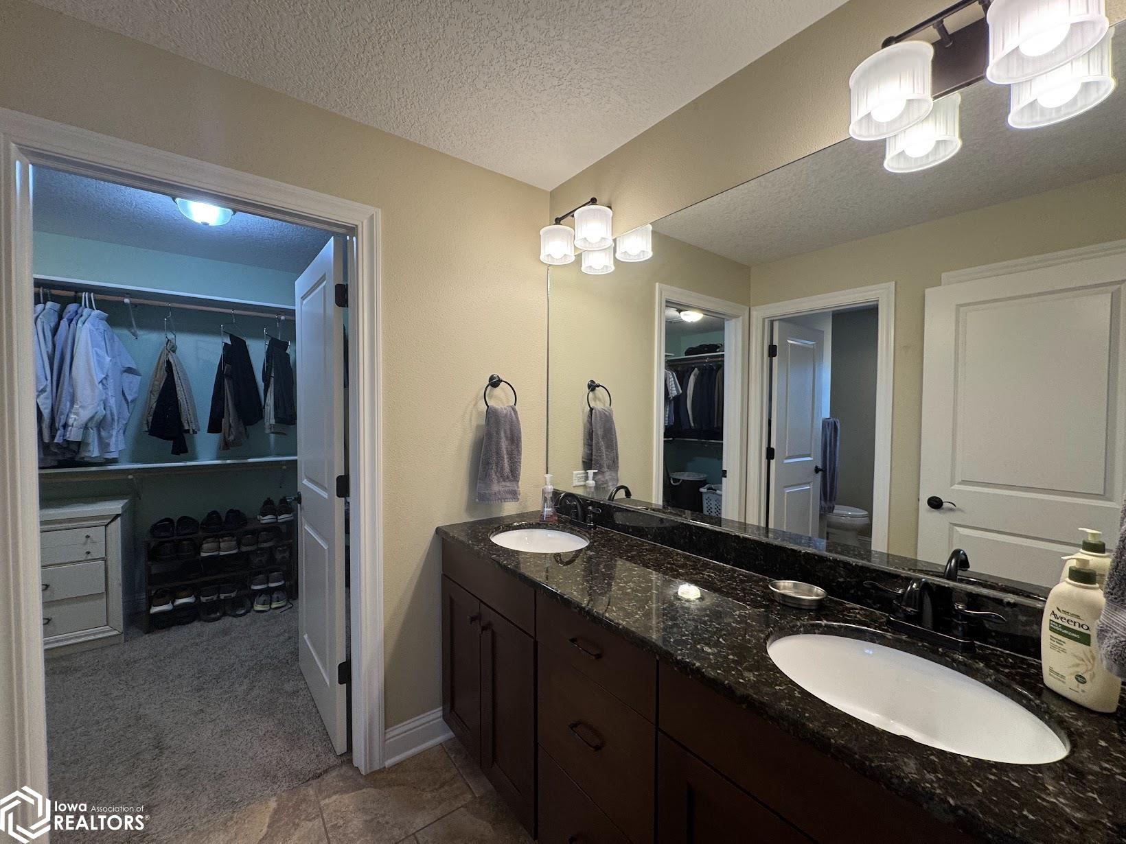 5186 Turnberry Court, Burlington, Iowa image 22