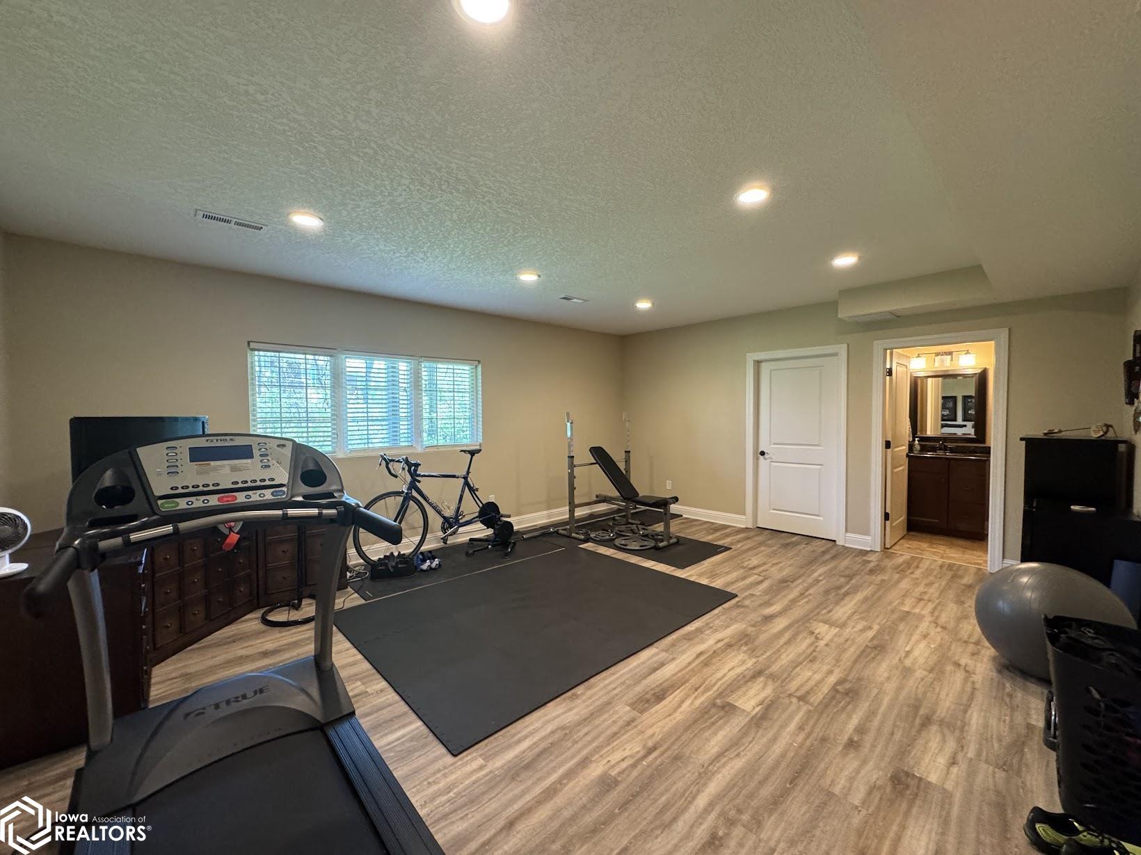 5186 Turnberry Court, Burlington, Iowa image 36