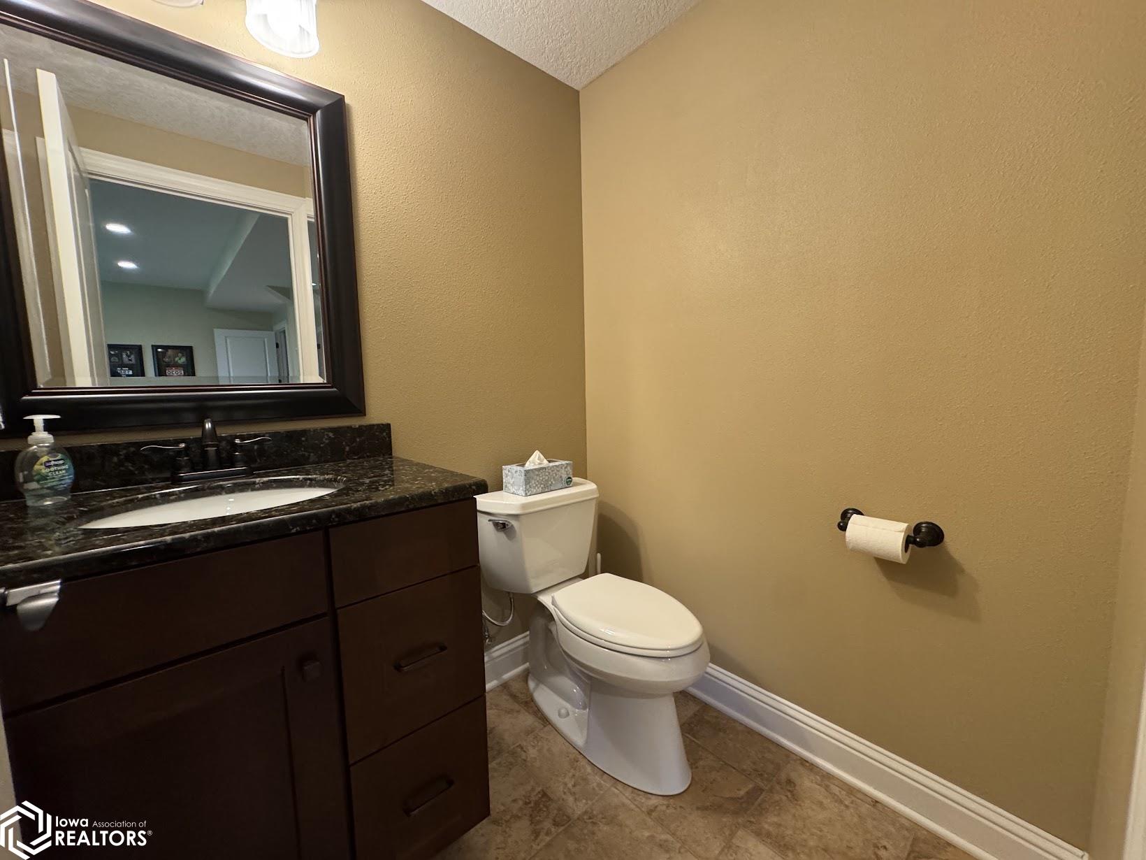 5186 Turnberry Court, Burlington, Iowa image 38