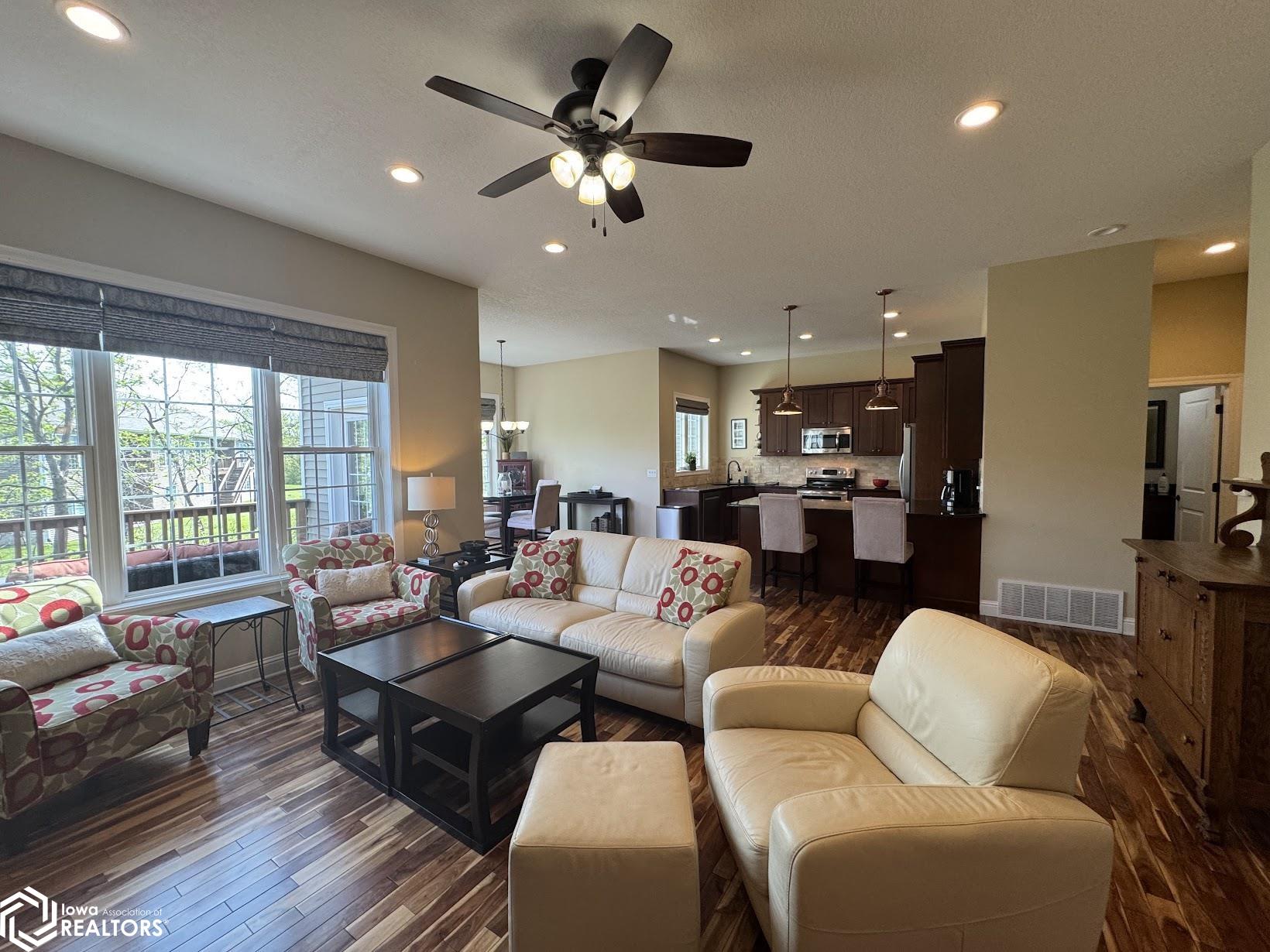 5186 Turnberry Court, Burlington, Iowa image 6