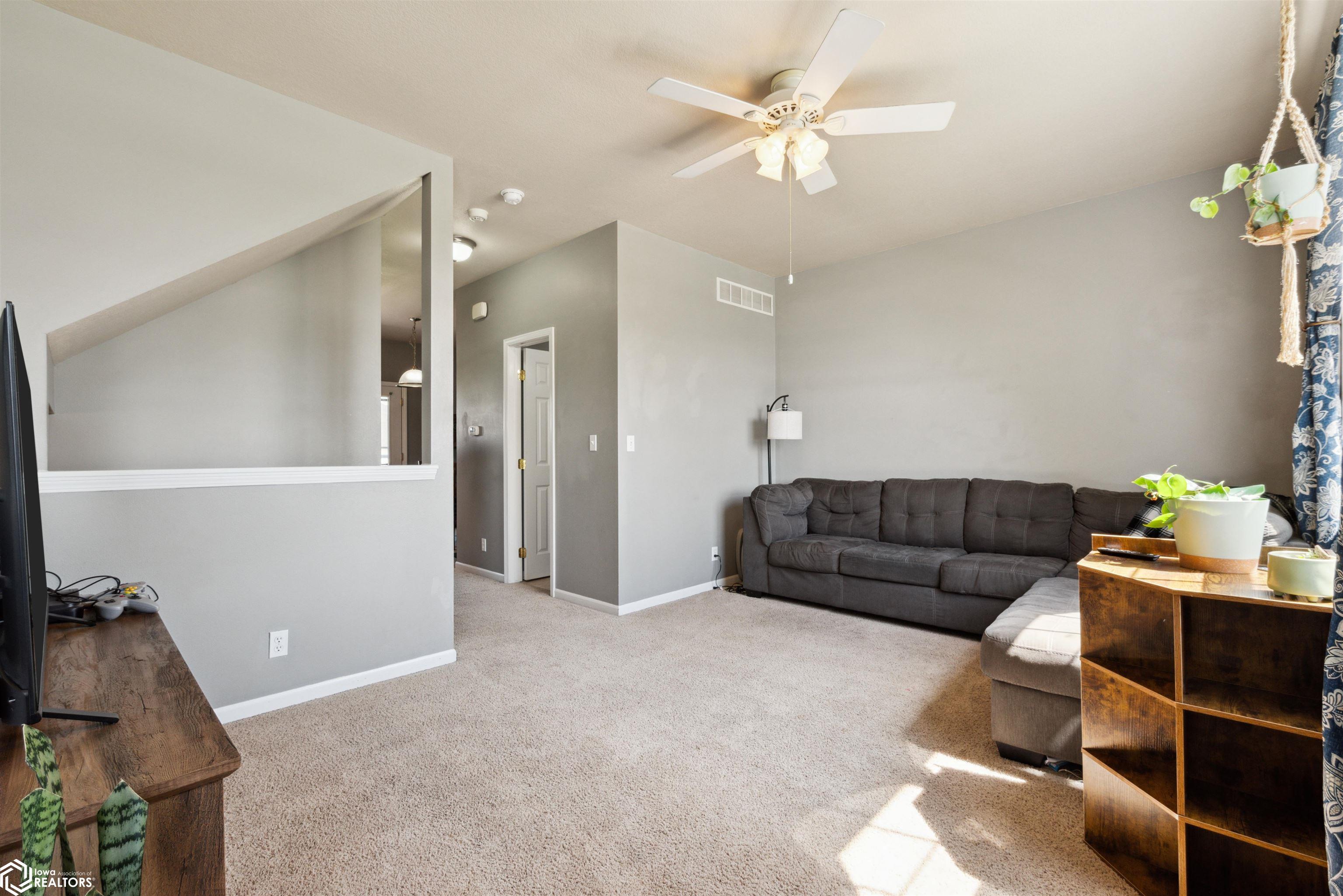 1305 S G Avenue #15, Nevada, Iowa image 6