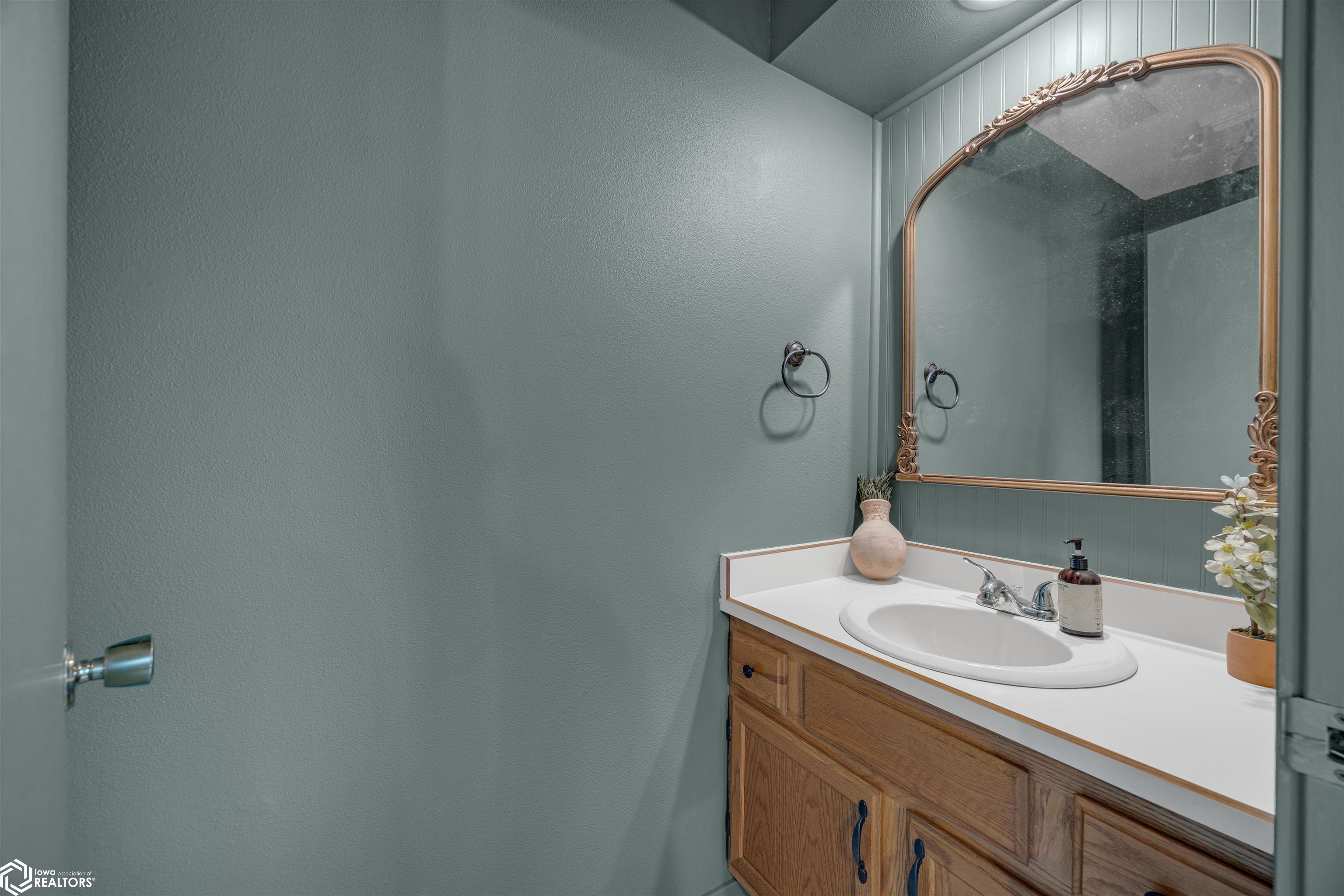 142 25th Court, West Des Moines, Iowa image 17