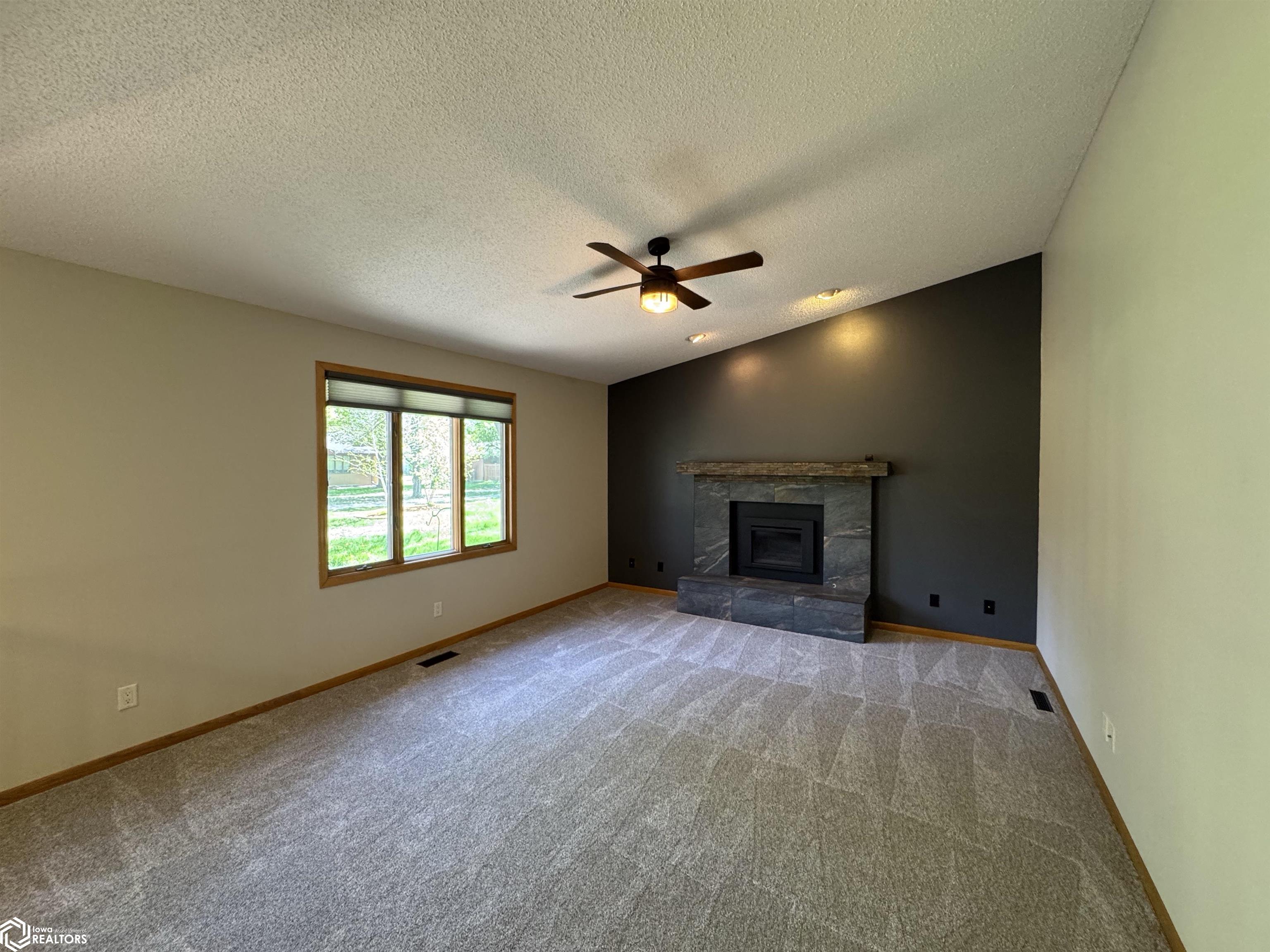 215 Woodbine Road, Mason City, Iowa image 11