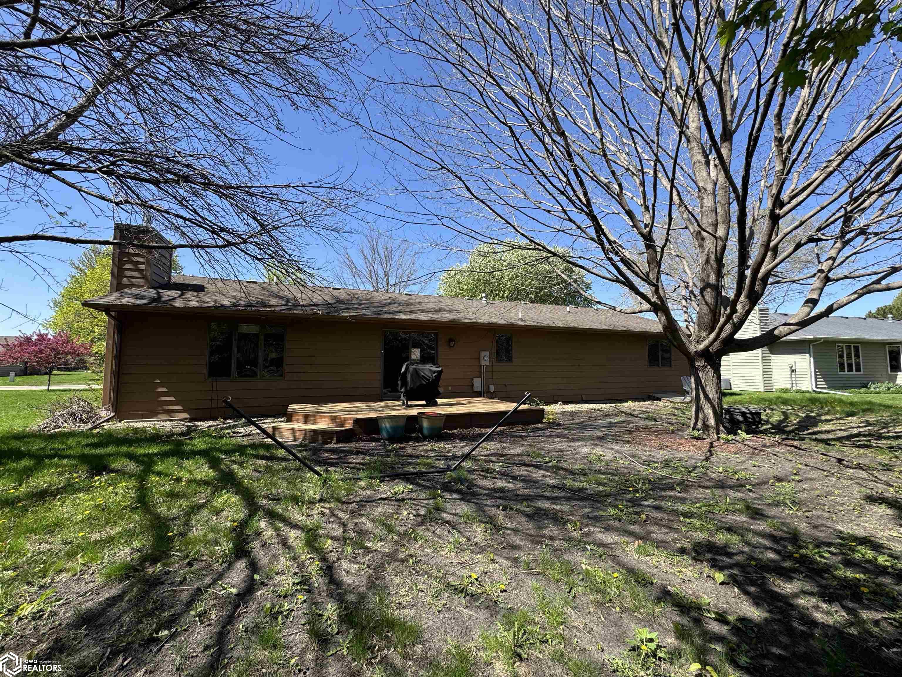 215 Woodbine Road, Mason City, Iowa image 6