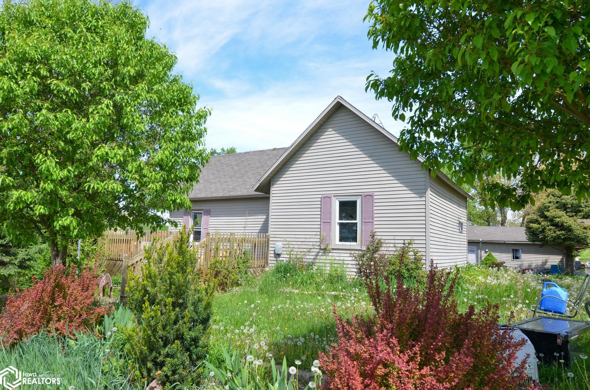 300 Center Street, Searsboro, Iowa image 1