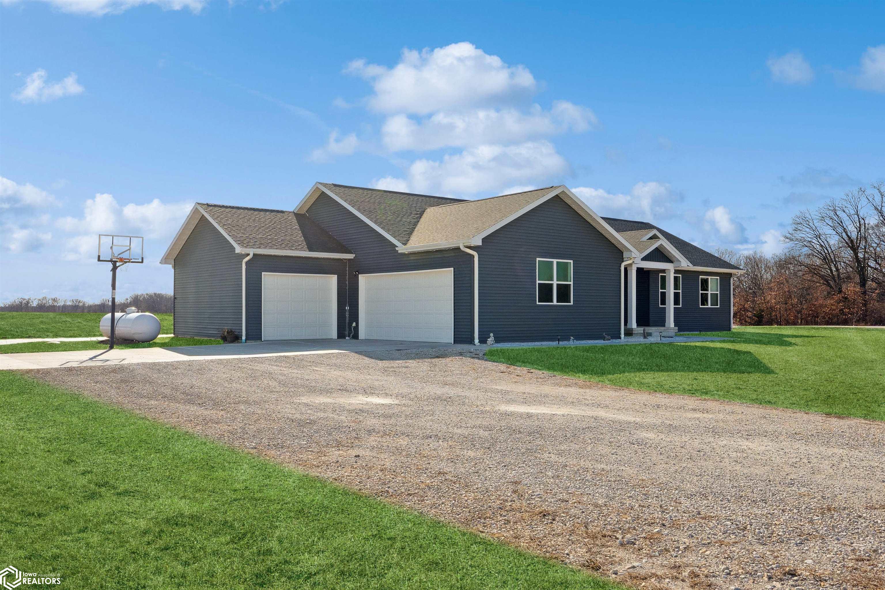 2787 Deer Valley Lane, Danville, Iowa image 3