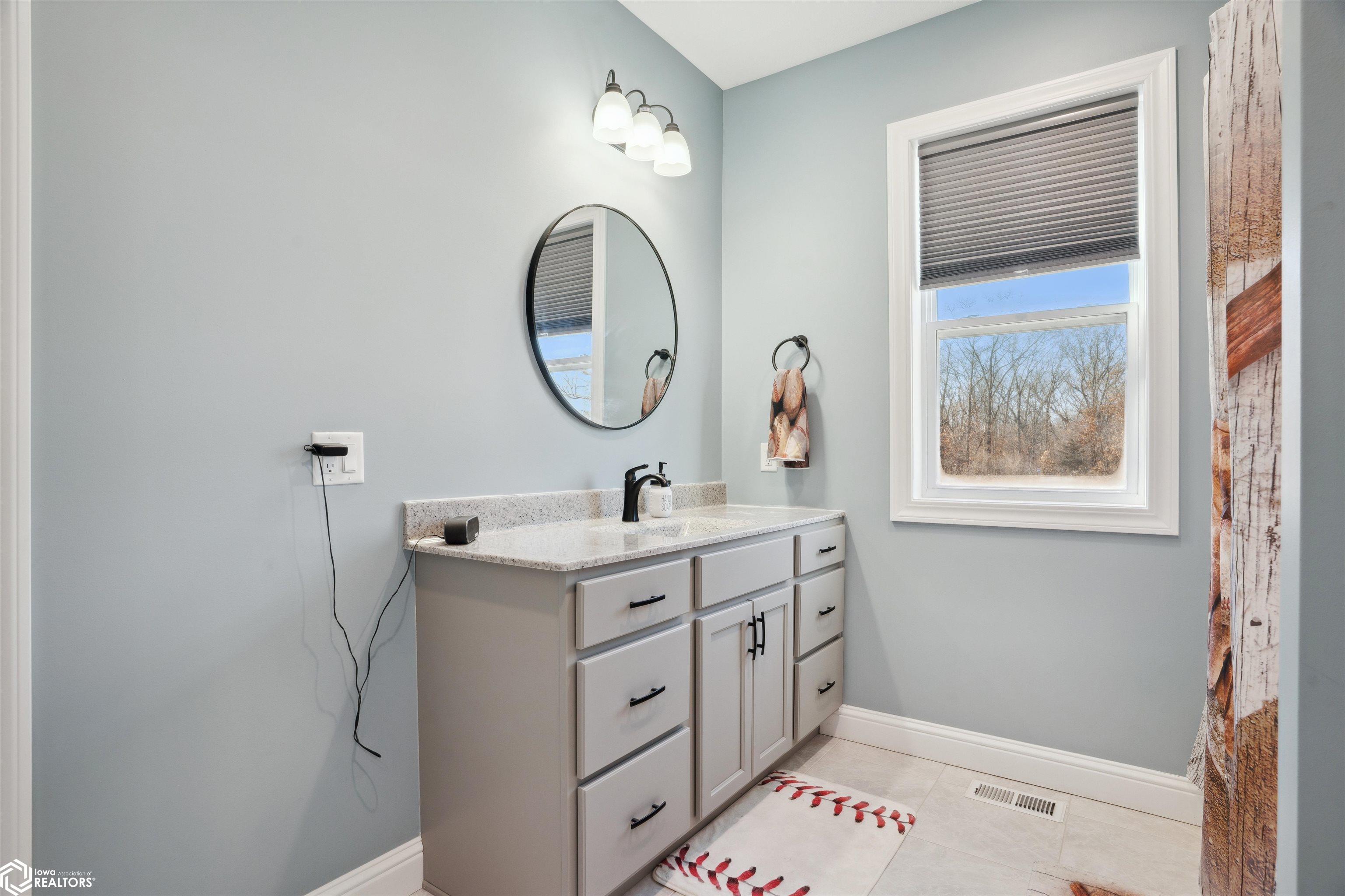 2787 Deer Valley Lane, Danville, Iowa image 22