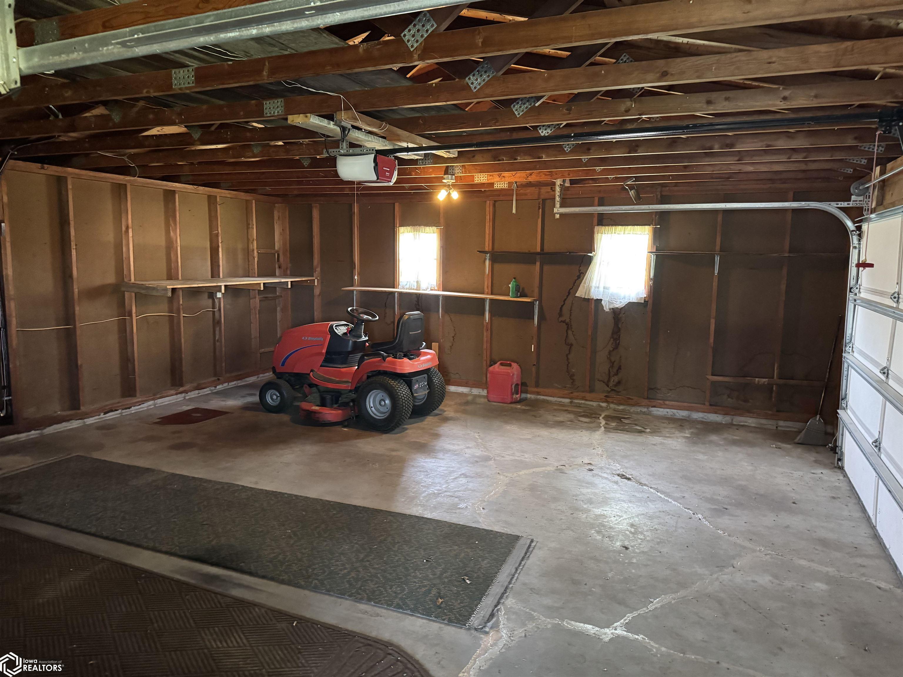 204 N Harrison Street, Toledo, Iowa image 17