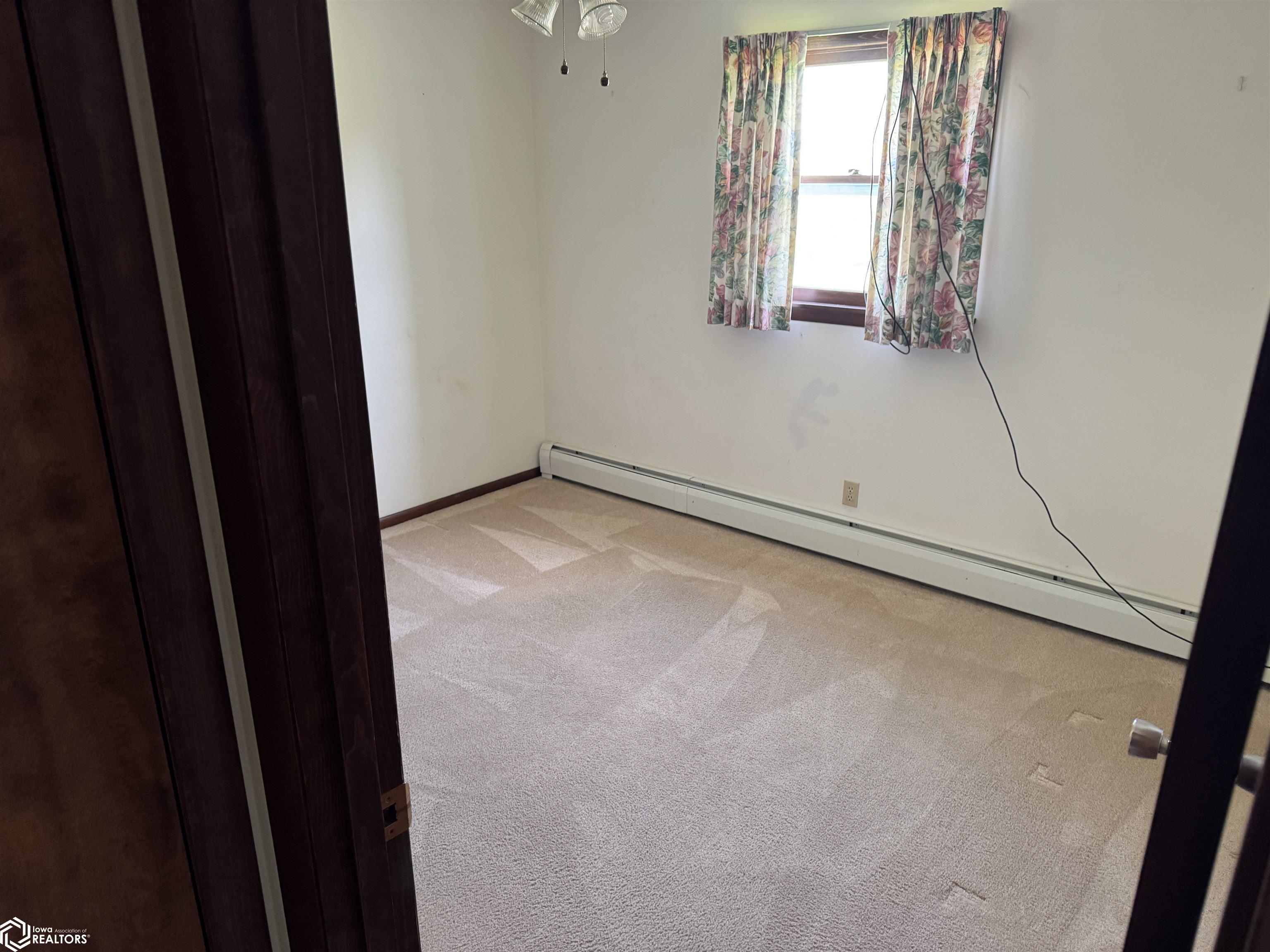 204 N Harrison Street, Toledo, Iowa image 9