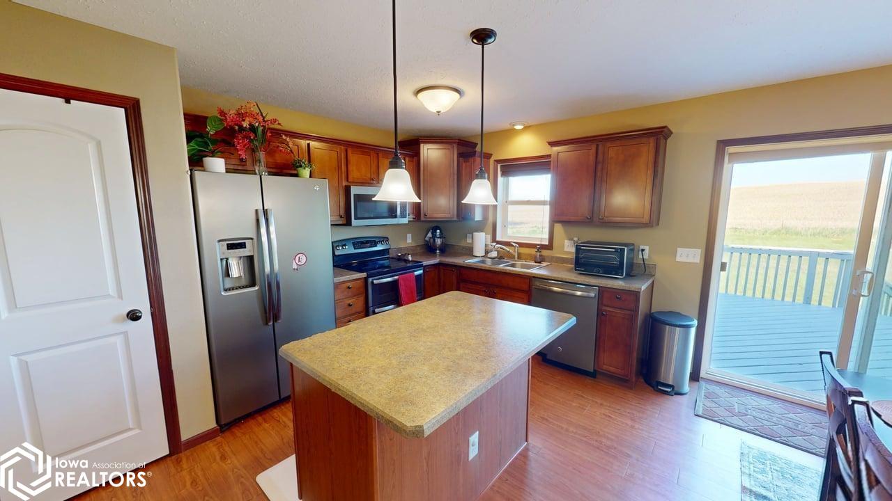 113 Wild Rose Avenue, Forest City, Iowa image 8