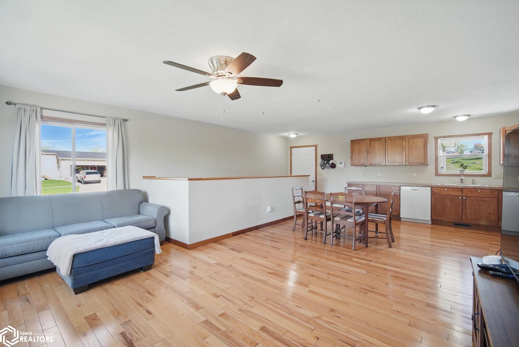 259 Manor Drive, Osceola, Iowa image 4