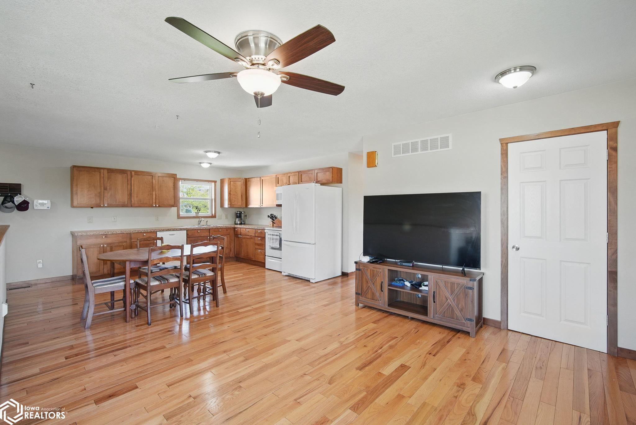 259 Manor Drive, Osceola, Iowa image 6