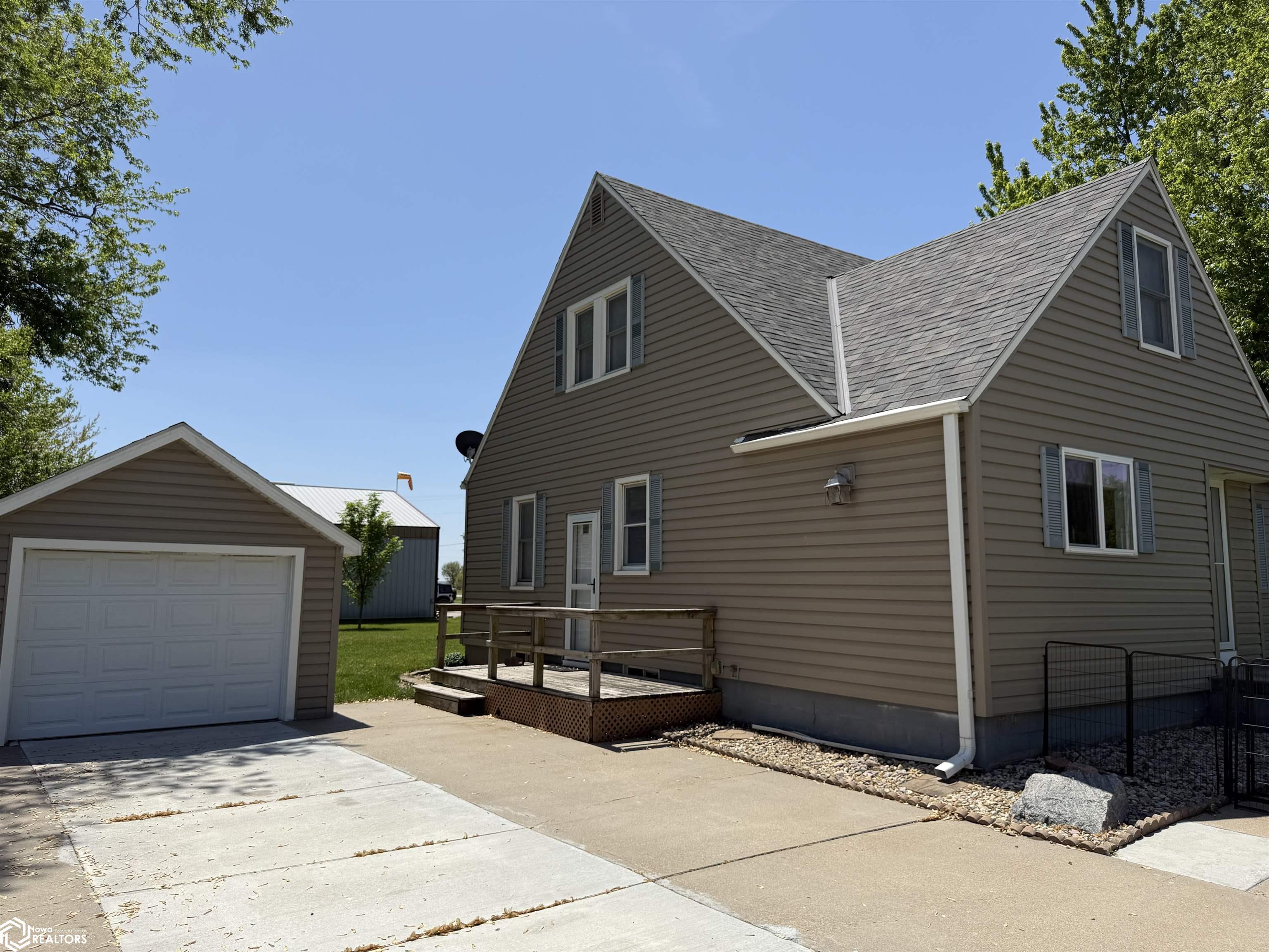 1952 207th Street, Percival, Iowa image 2