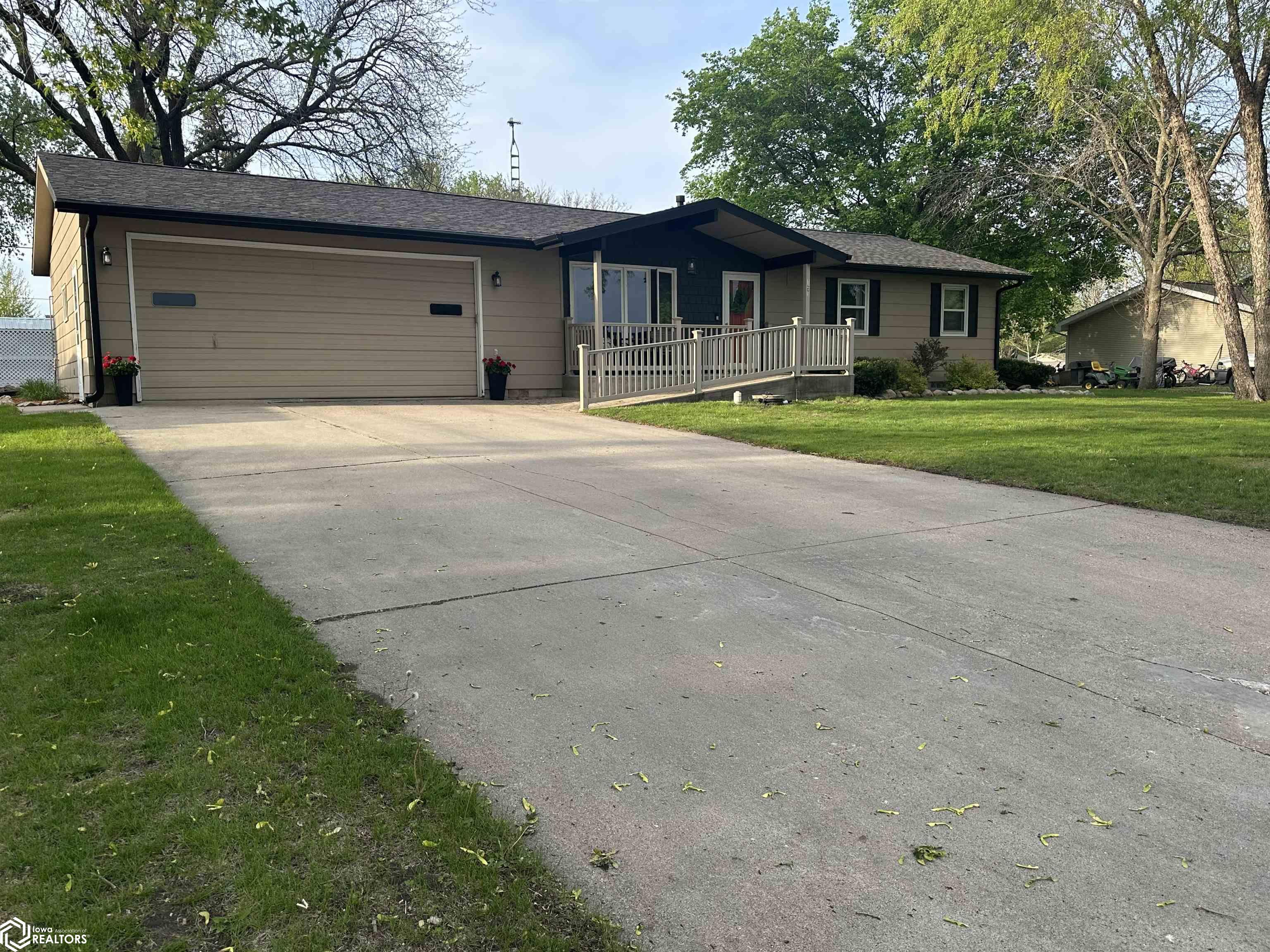 1401 SW 2nd Street, Eagle Grove, Iowa image 2