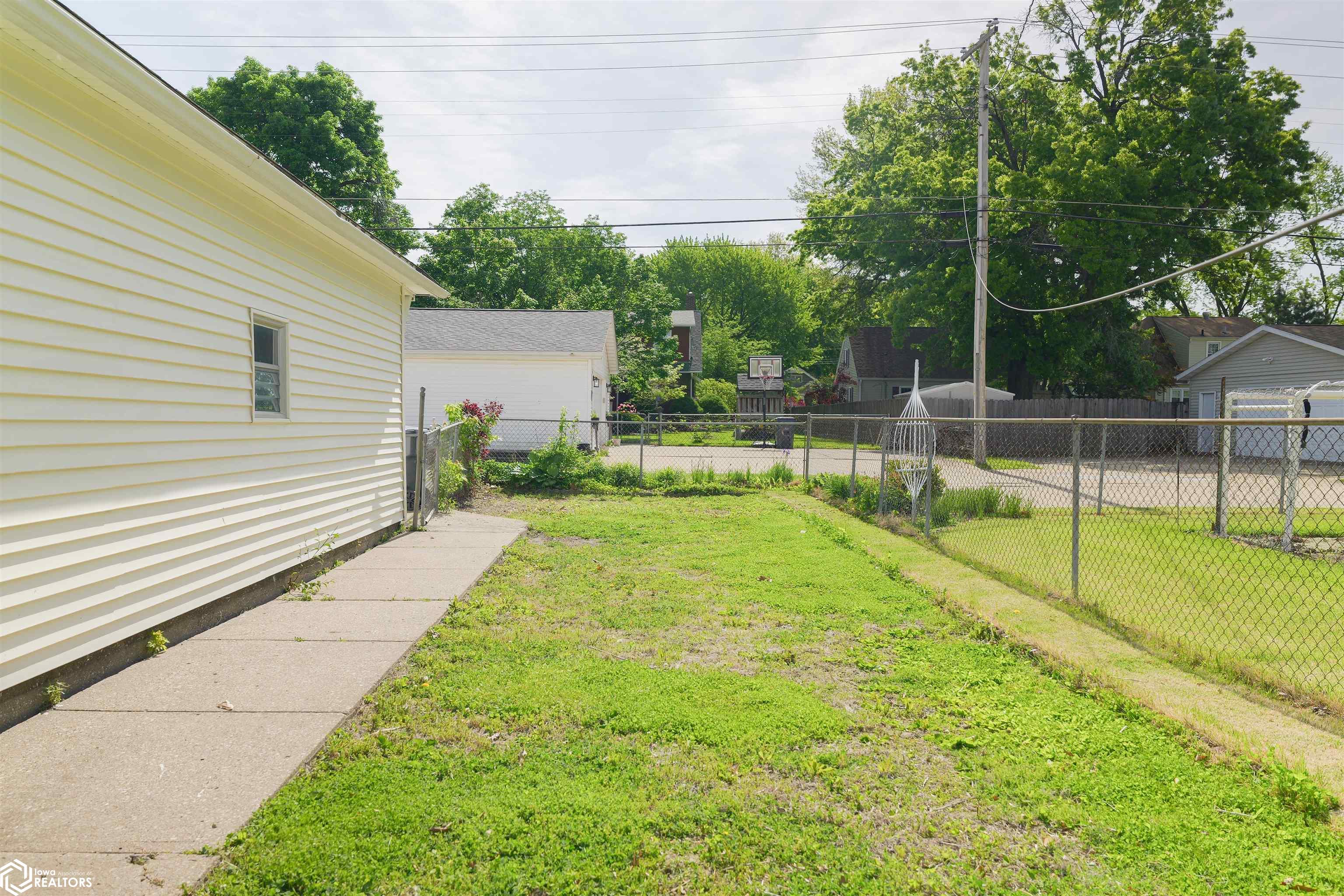 1334 S Leebrick Street, Burlington, Iowa image 11