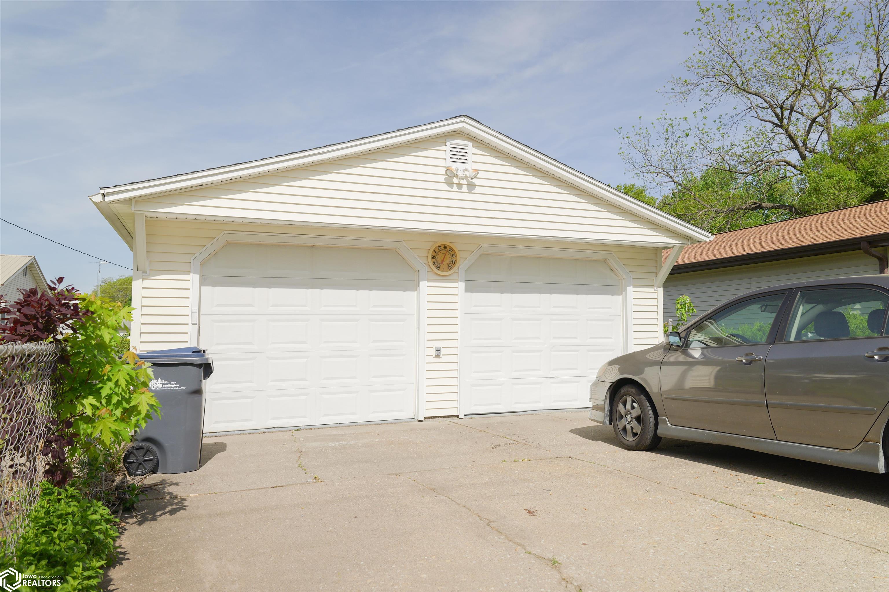 1334 S Leebrick Street, Burlington, Iowa image 14